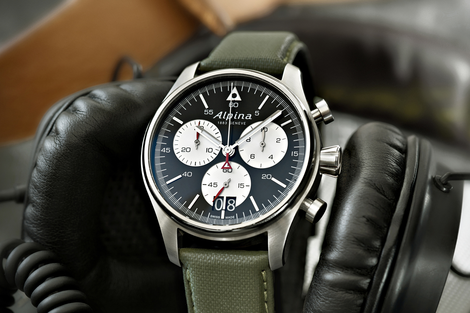 Introducing The Alpina Startimer Pilot Chronograph Big Date With