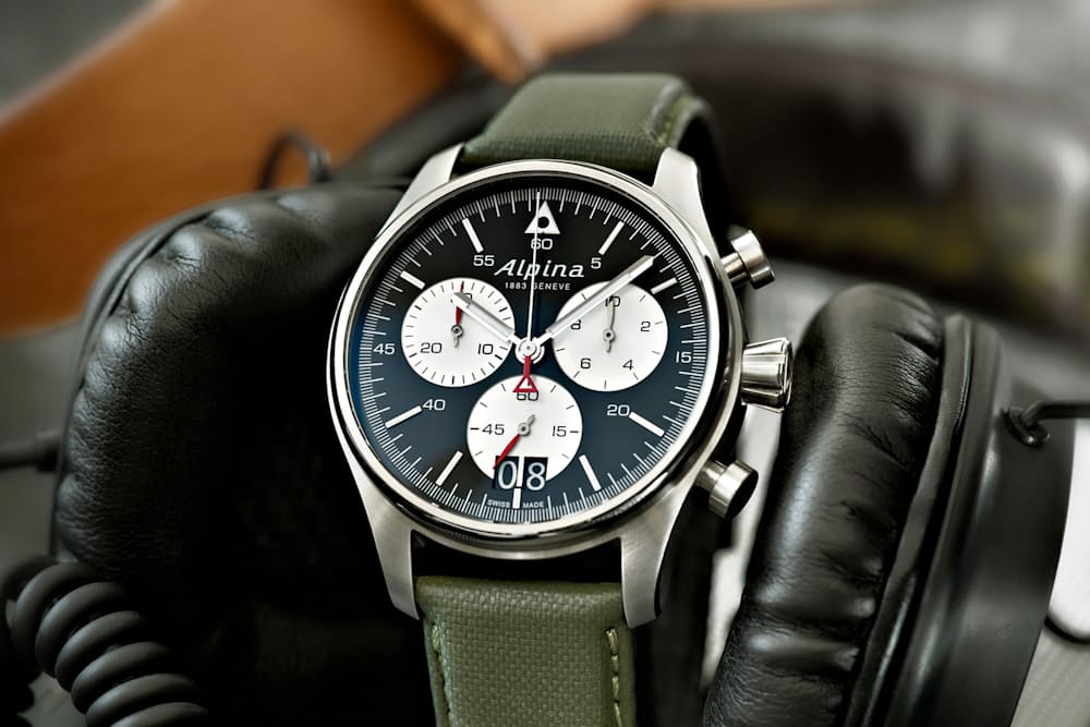 introducing-the-alpina-startimer-pilot-chronograph-big-date-with-a-new