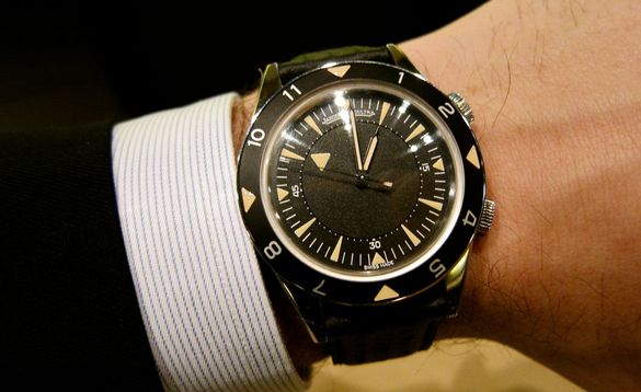 A Favorite from SIHH Hands On With The Jaeger LeCoultre Tribute