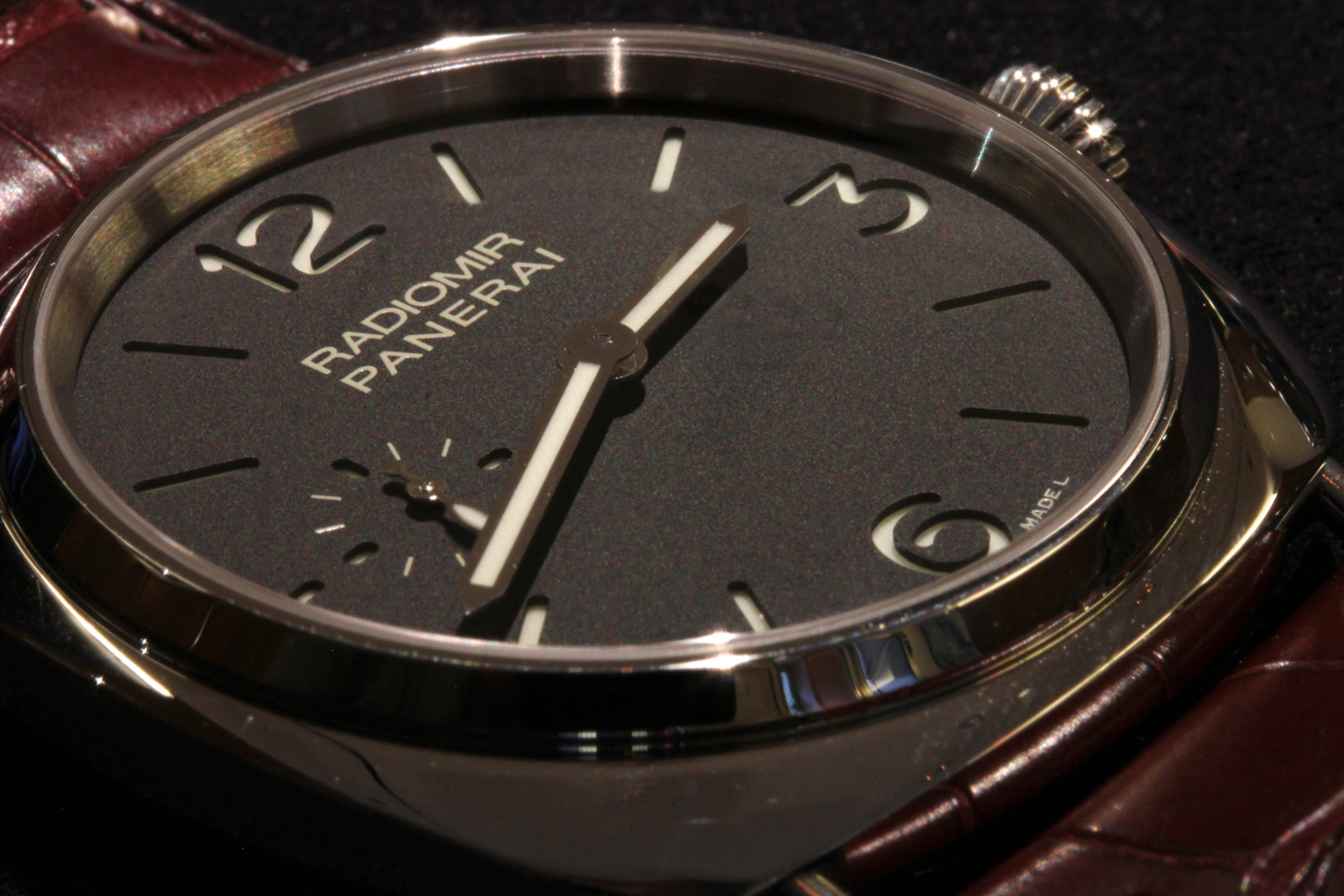 Hands On With The Panerai PAM 337 The 42mm Radiomir Live