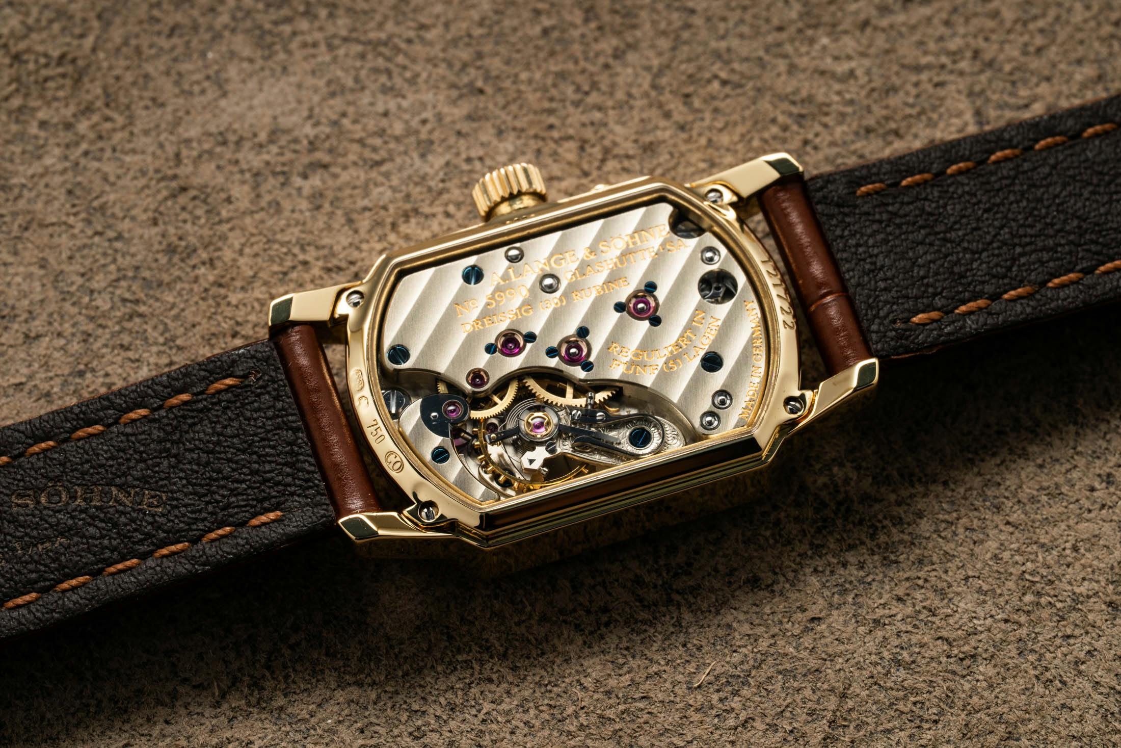 Lange Arkade Caseback Shot