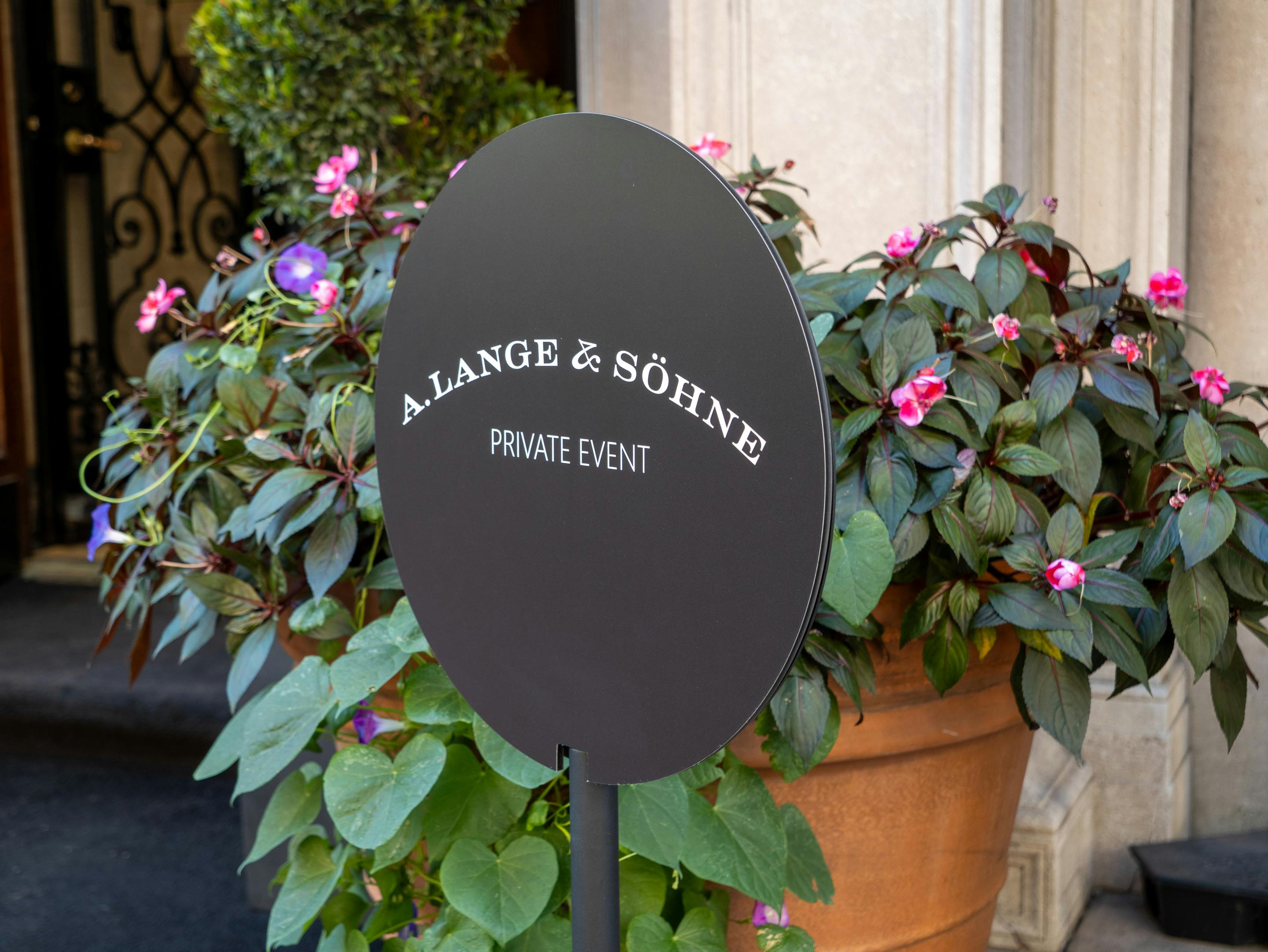 Lange Event Sign