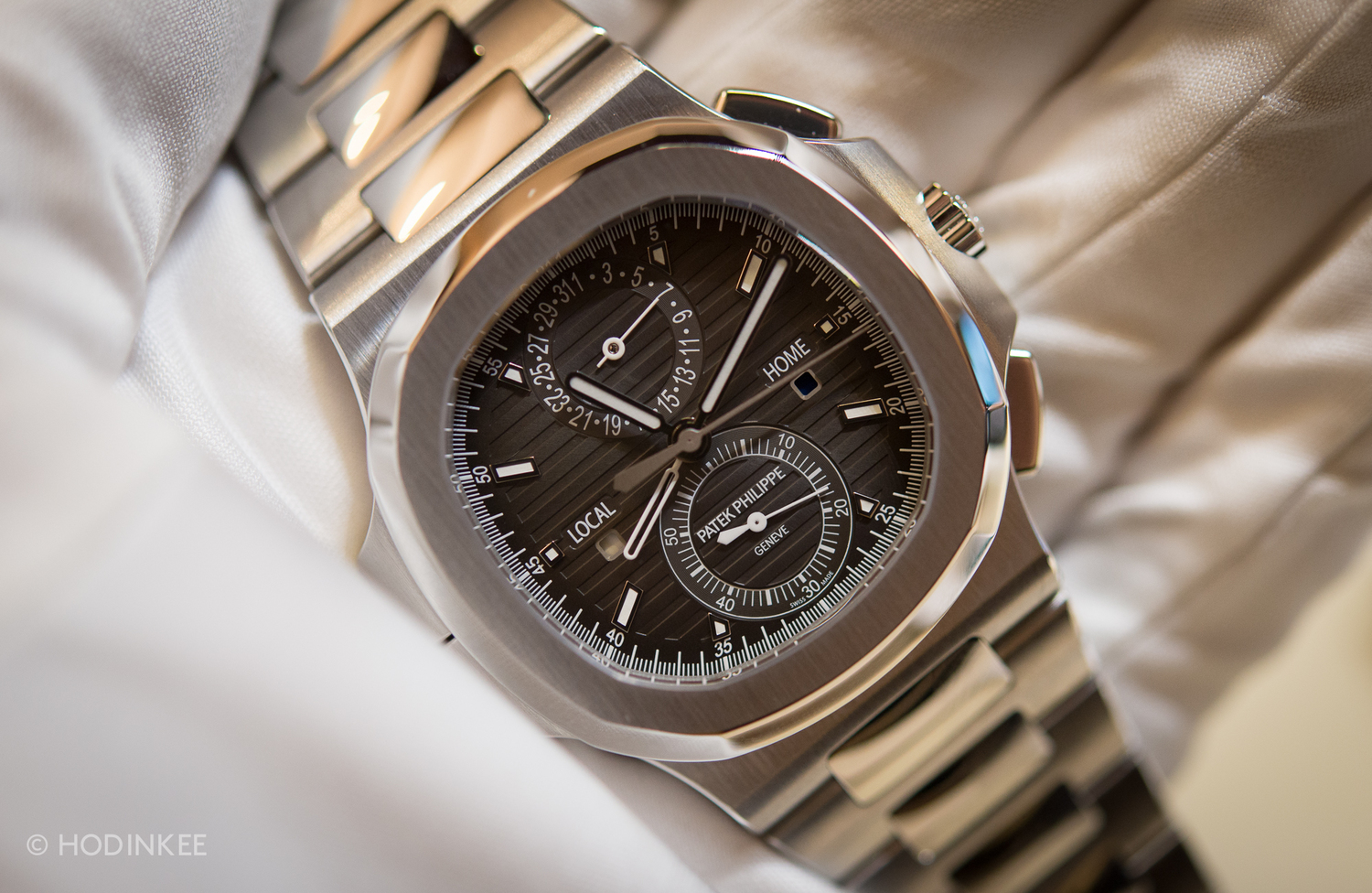 patek philippe nautilus travel time