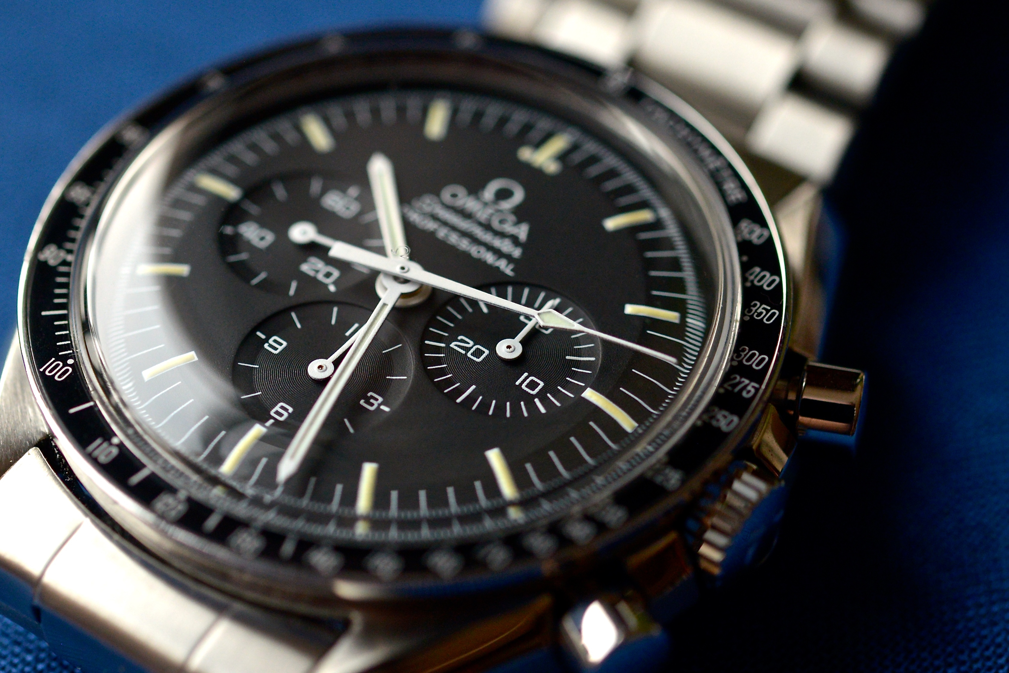 omega speedmaster professional service cost