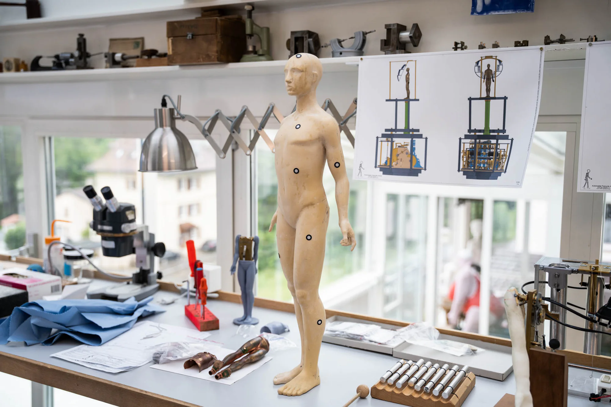 La Quete Du Temps Sculpted Figure