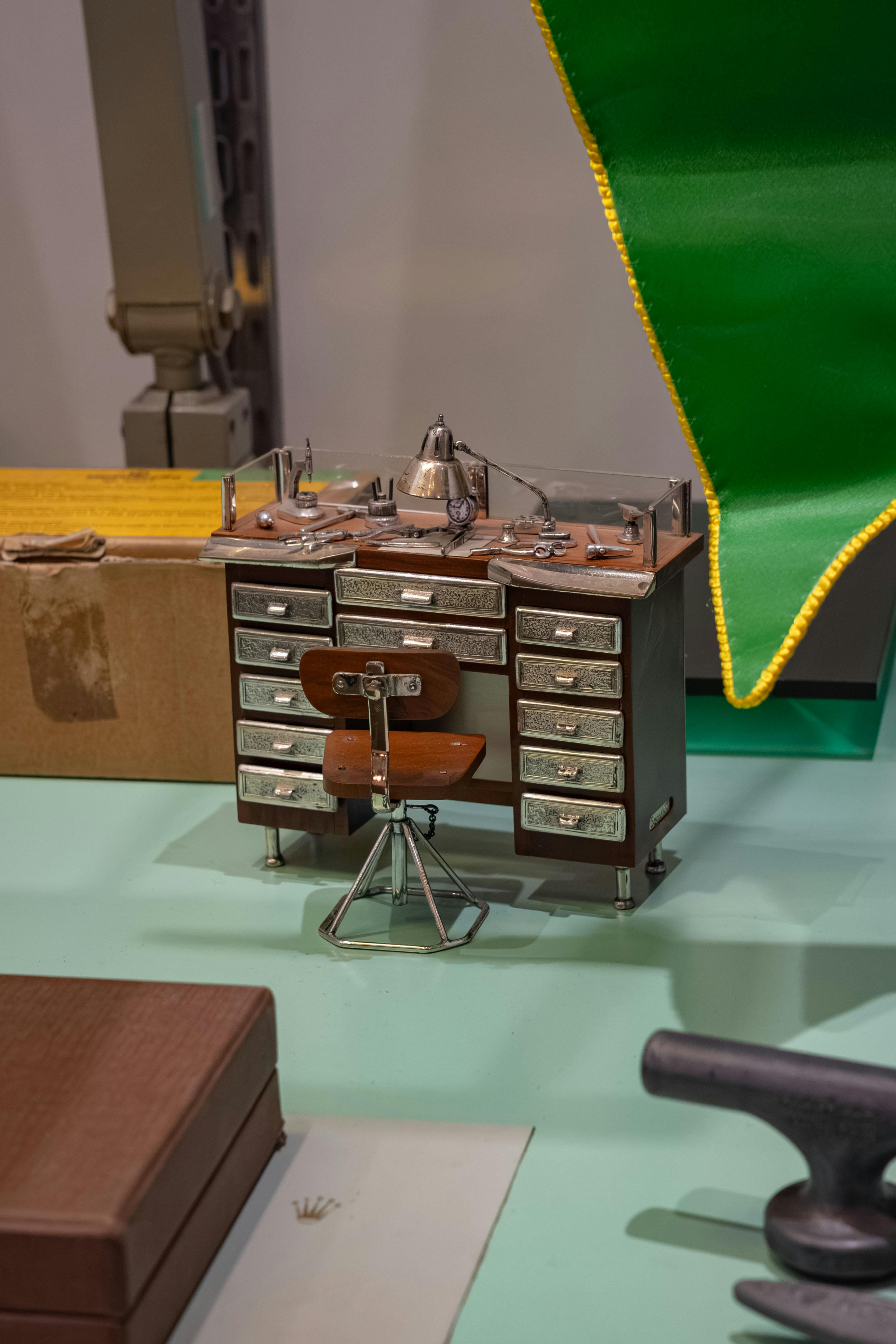 A mini watchmaker's desk…