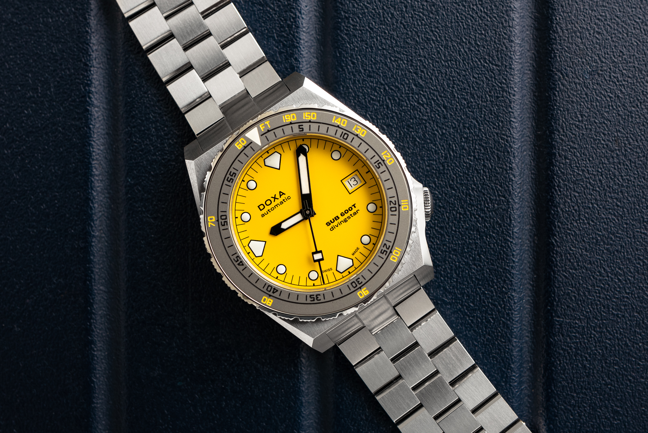 The 600T divingstar on a blue background. 