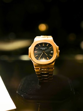 Solid-gold reference 3700 Nautilus.