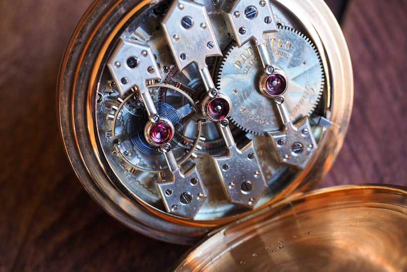 Girard-Perregaux 1890 pocket watch movement closeup
