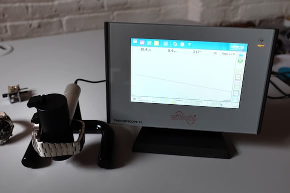 witschi timing machine with watch being timed