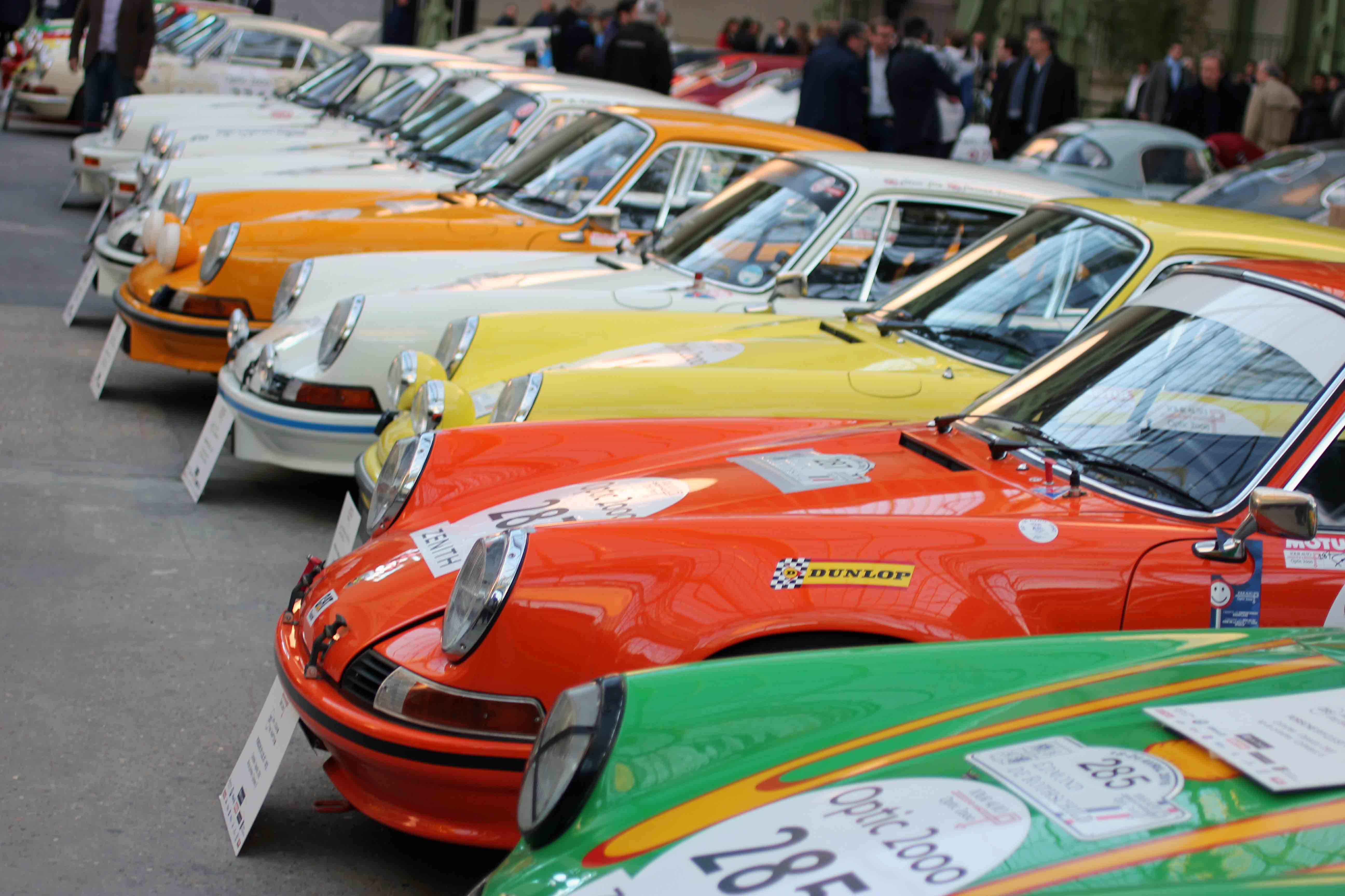 A row of 911s 