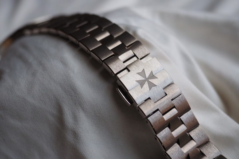 Vacheron Constantin Overseas Ultra-Thin bracelet detached