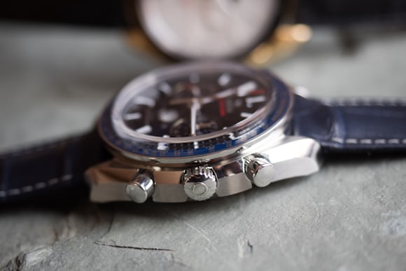 Omega Speedmaster Moonphase Master Chronometer Chronograph case flank