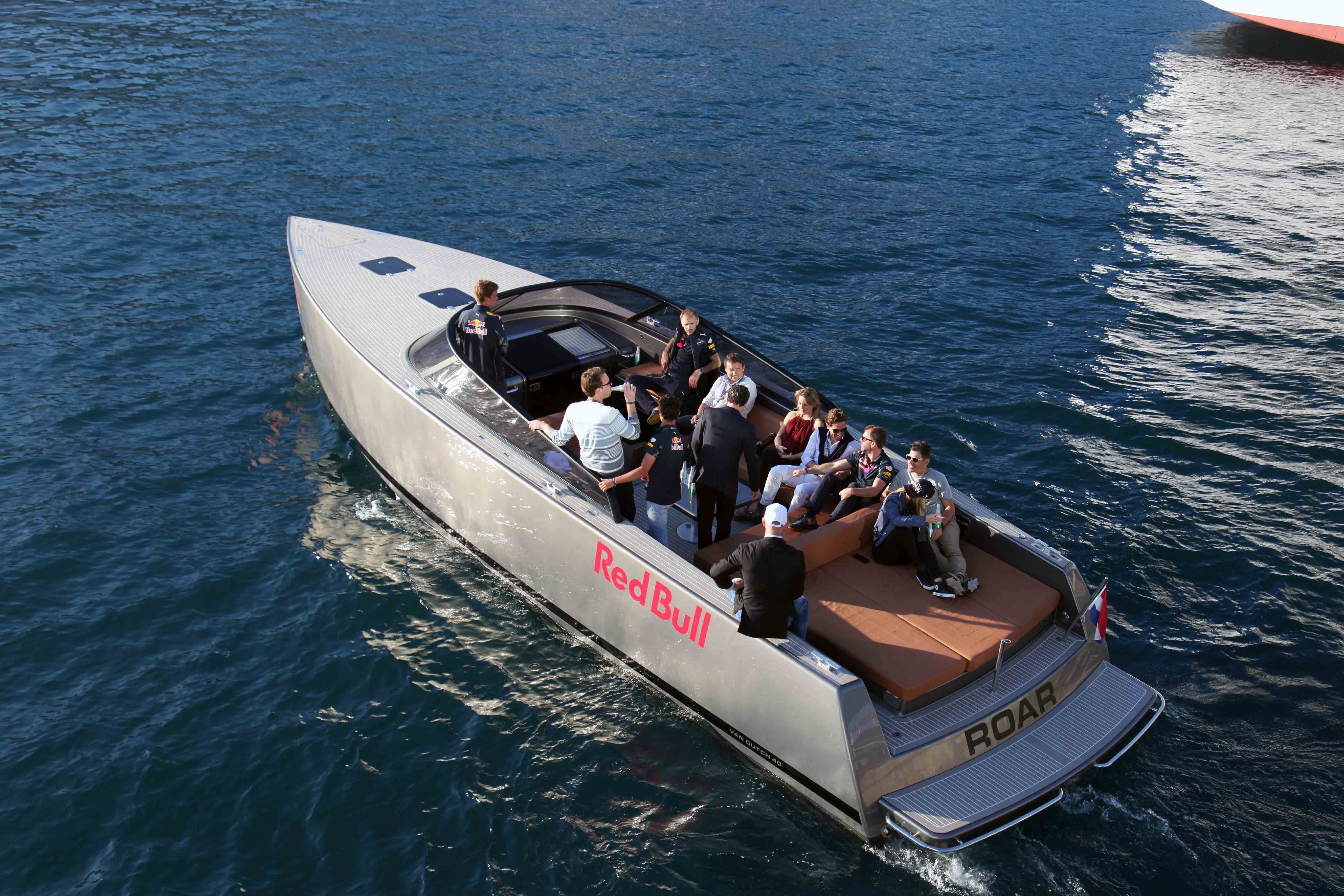 The ambassadors, leaving for dinner in the city. 