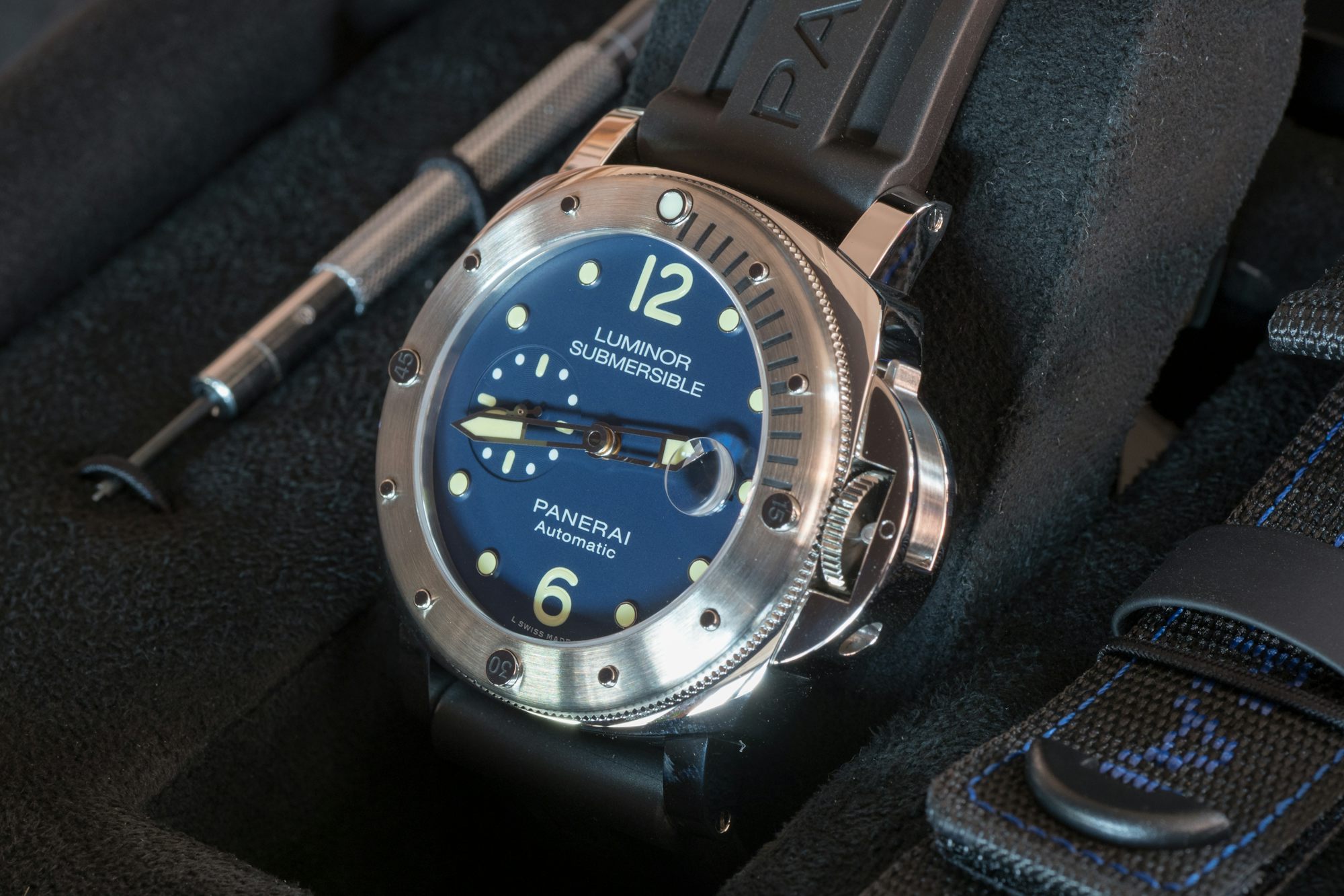 P6201473 P6201473 Panerai Luminor Submersible Acciaio PAM00731 dial Introducing: The Panerai Limited Edition Luminor Submersible Acciaio PAM00731, An E-Boutique Limited Edition Introducing: The Panerai Limited Edition Luminor Submersible Acciaio PAM00731, An E-Boutique Limited Edition P6201473