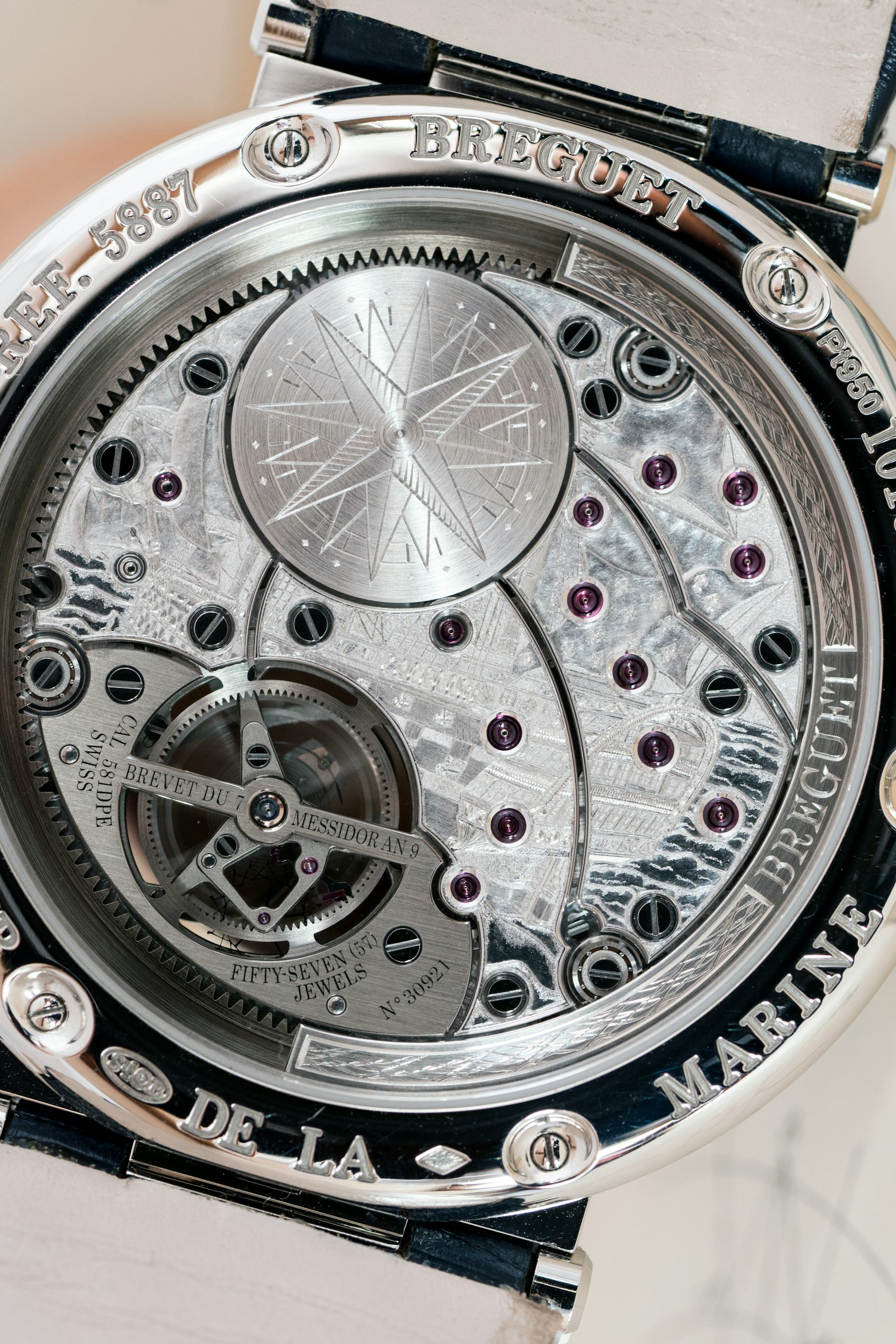 P5241048_1 P5241048_1 Breguet caliber 581DPE engraving Introducing: The Breguet Marine quation Marchante 5887 Introducing: The Breguet Marine quation Marchante 5887 P5241048 1