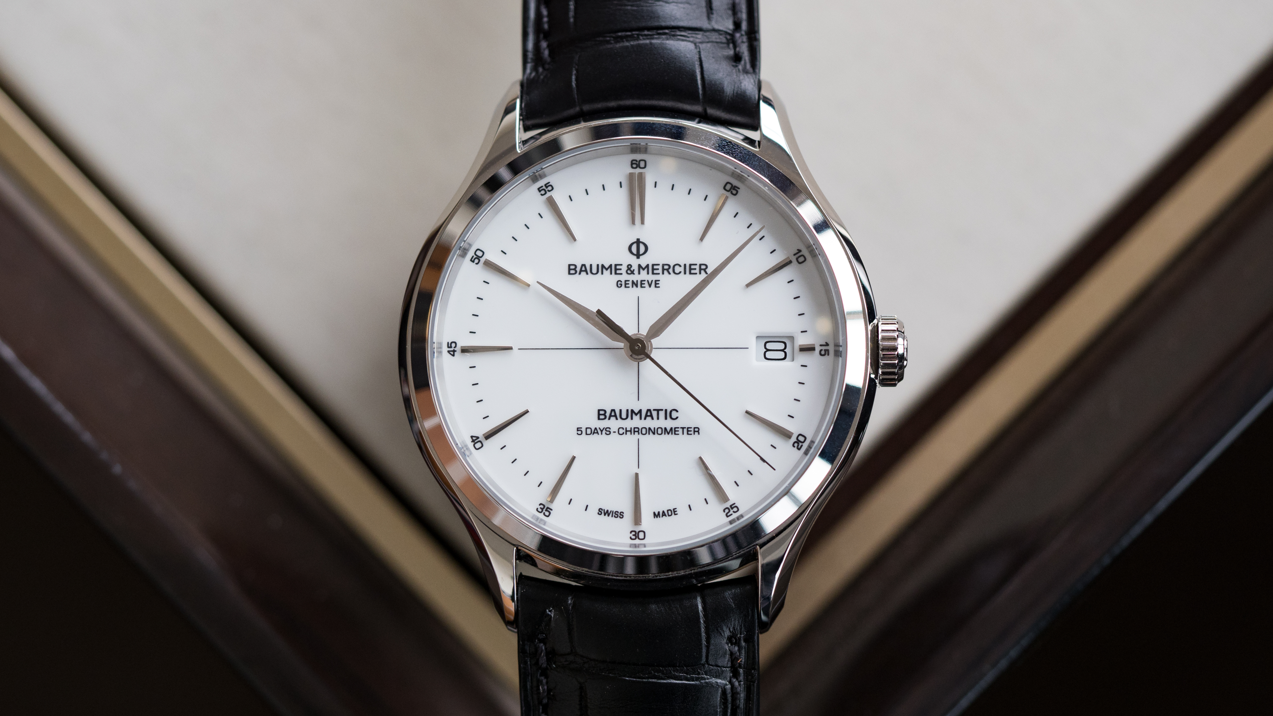 SIHH 2018: Baume & Mercier Clifton Baumatic 10398 Luxury Watch Review -  YouTube
