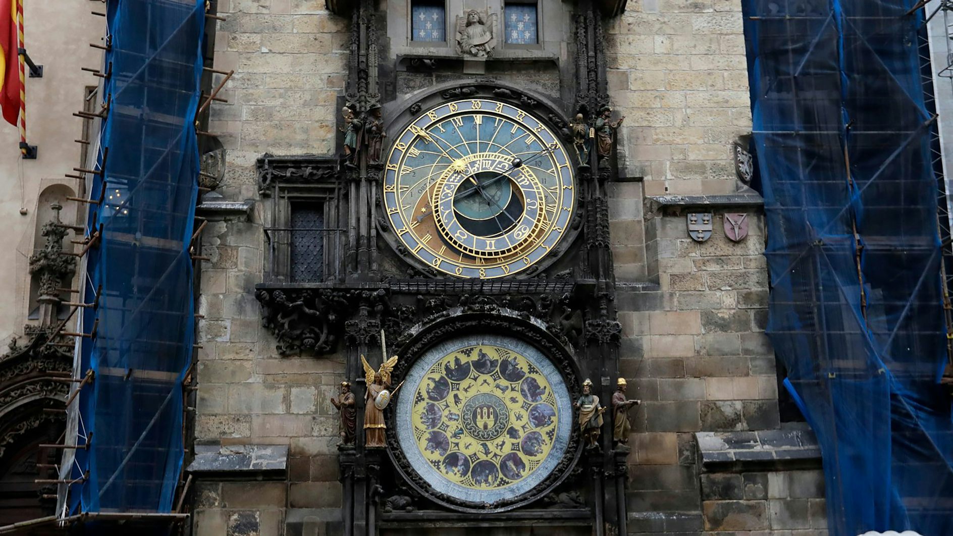 Recommended Reading Prague S 600 Year Old Astronomical Clock Is Stopped For Repairs Hodinkee