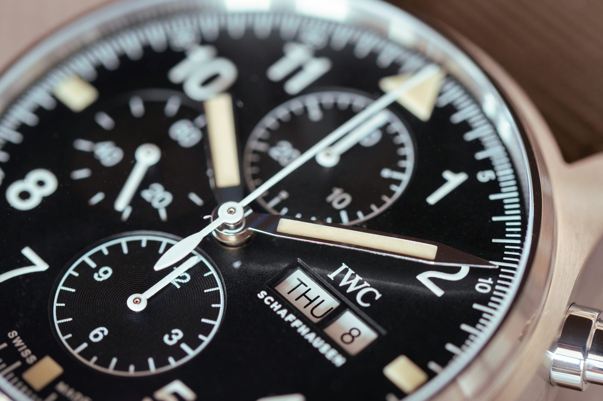 P4250230 P4250230 IWC Pilot's Watch Chronograph Reference IW377724 date window hands-on: the iwc pilot's watch chronograph ref. iw377724 Hands-On: The IWC Pilot’s Watch Chronograph Ref. IW377724 P4250230