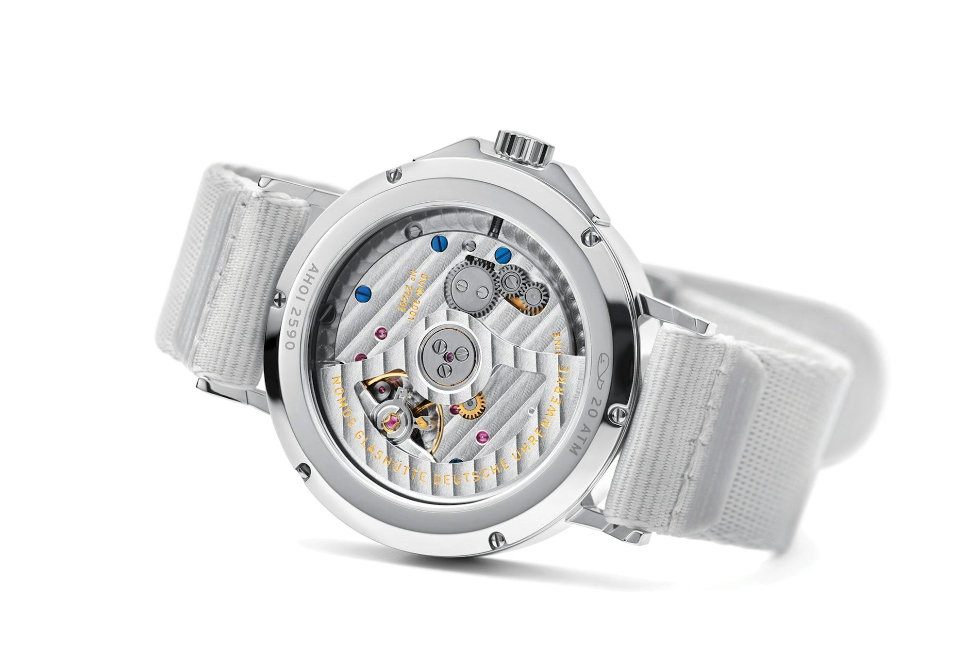 Nomos-white-aqua-3 Nomos-white-aqua-3 Introducing: Two New ‘Siren White’ Dial Additions To The NOMOS Aqua Series Nomos white aqua 3