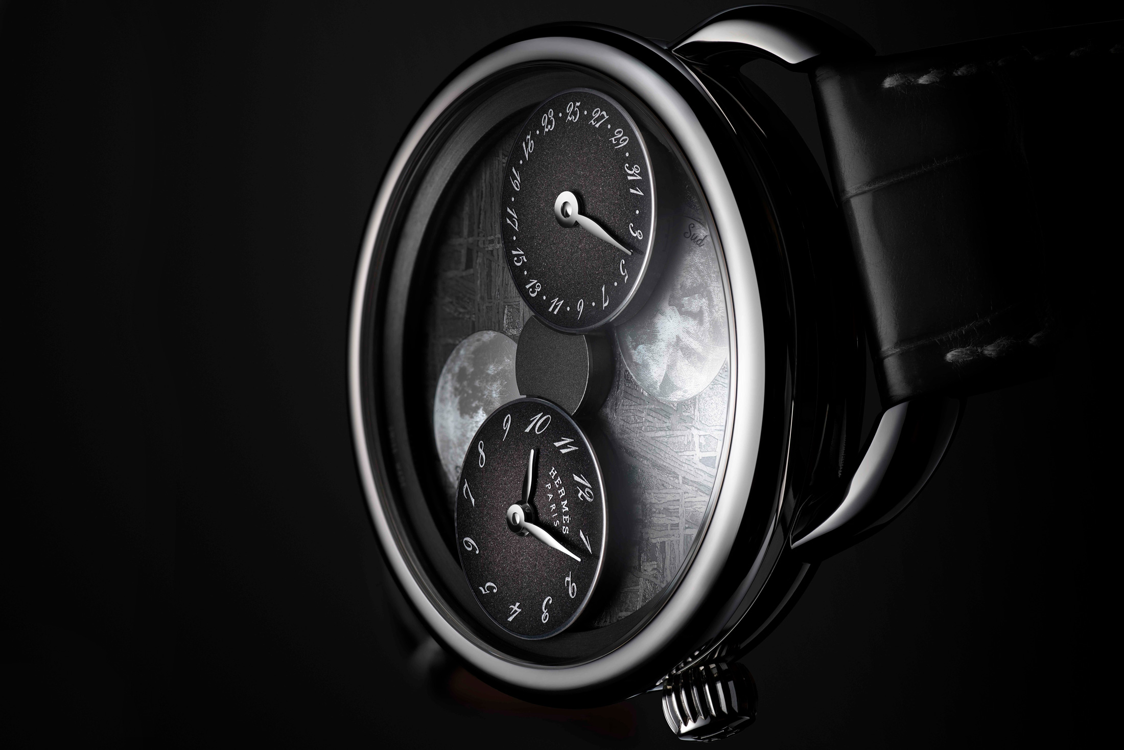 HERMES ラッカーホーン　バングル Introducing: The Hermès Arceau Grande Lune - Hodinkee