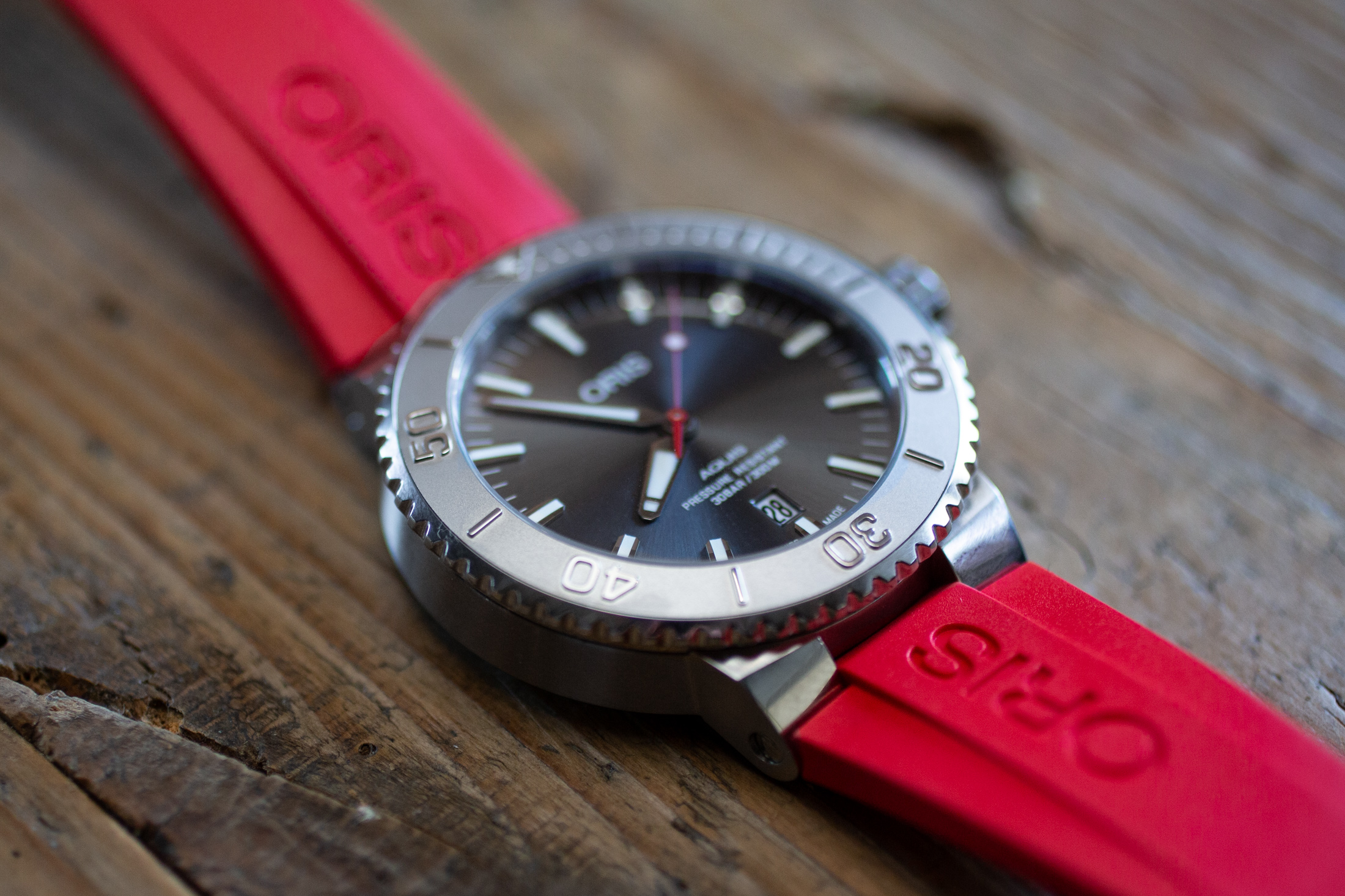 Introducing The Oris Aquis Date Relief Live Pics Pricing