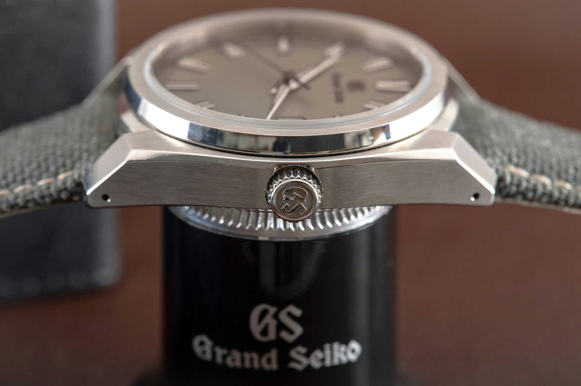 cylinder Brise Asien Hands-On: The Grand Seiko Sport Collection SBGV245, With Quartz Caliber  9F82 - Wristwatch News