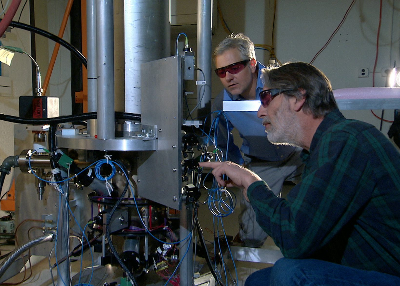 Cesium atomic clock