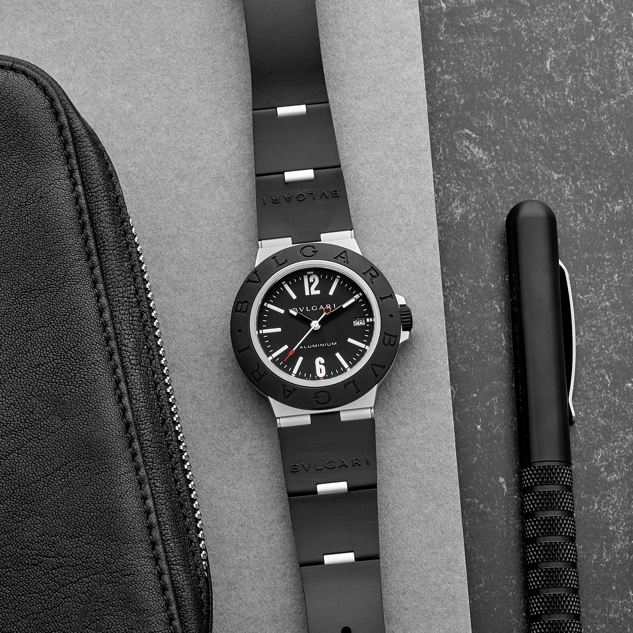 BVLGARI ALUMINUM ホワイト/ブラック Bulgari Aluminum Chronograph 41mm – Element iN Time NYC