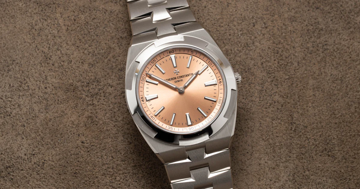 Hands-On: The Vacheron Constantin Overseas Ultra-Thin 2500V