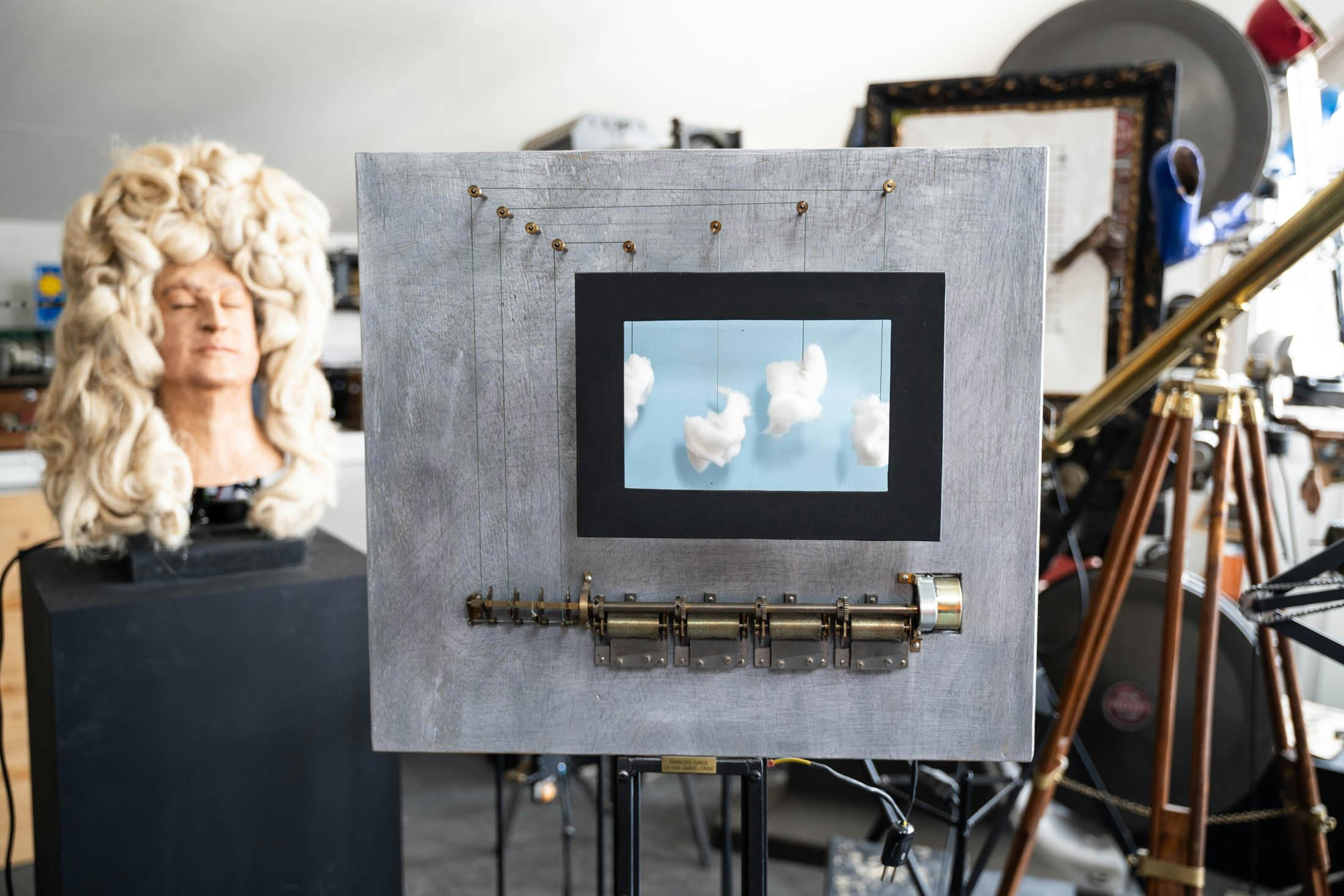 Floating Clouds automaton