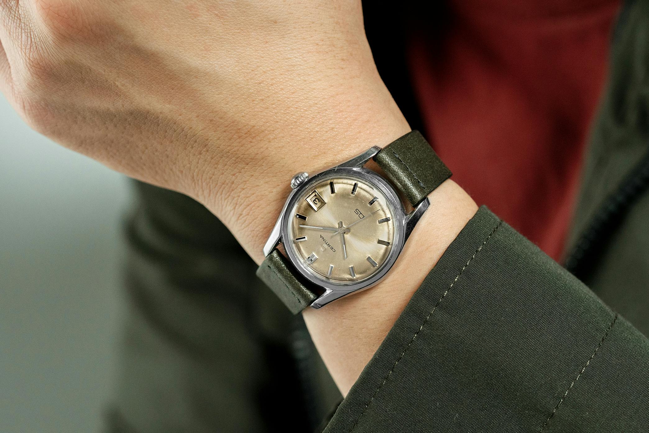 <p><a href="https://shop.hodinkee.com/products/ds?utm_source=hodinkee&amp;utm_medium=article&amp;utm_campaign=article-links-vintage" target="_blank"><u>1960s Certina DS Ref. 346.825</u></a></p>