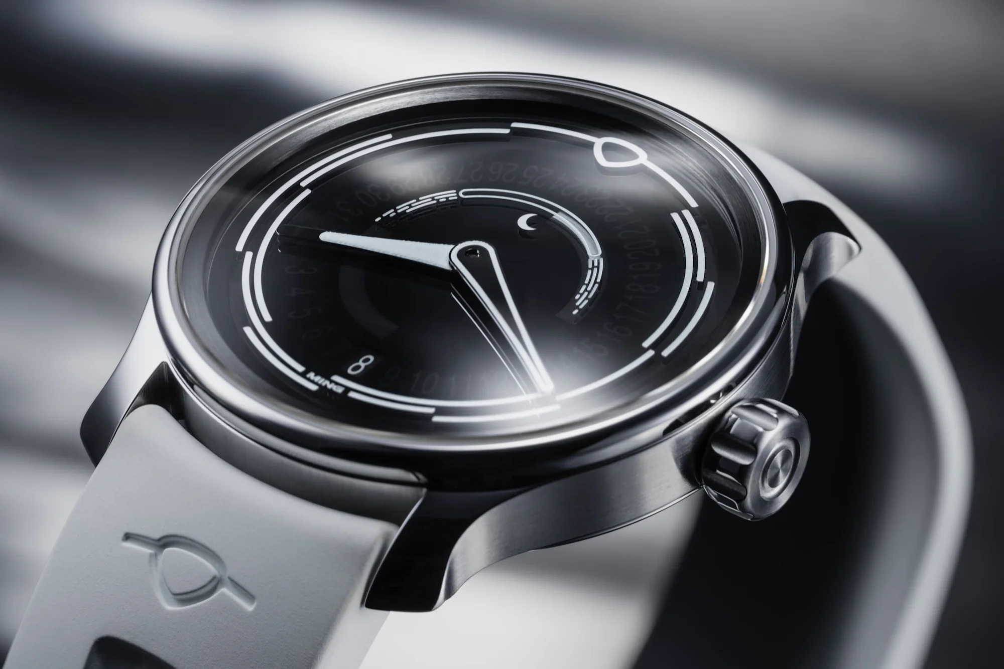 Ming 37.05 Lunatic Tilted Shot