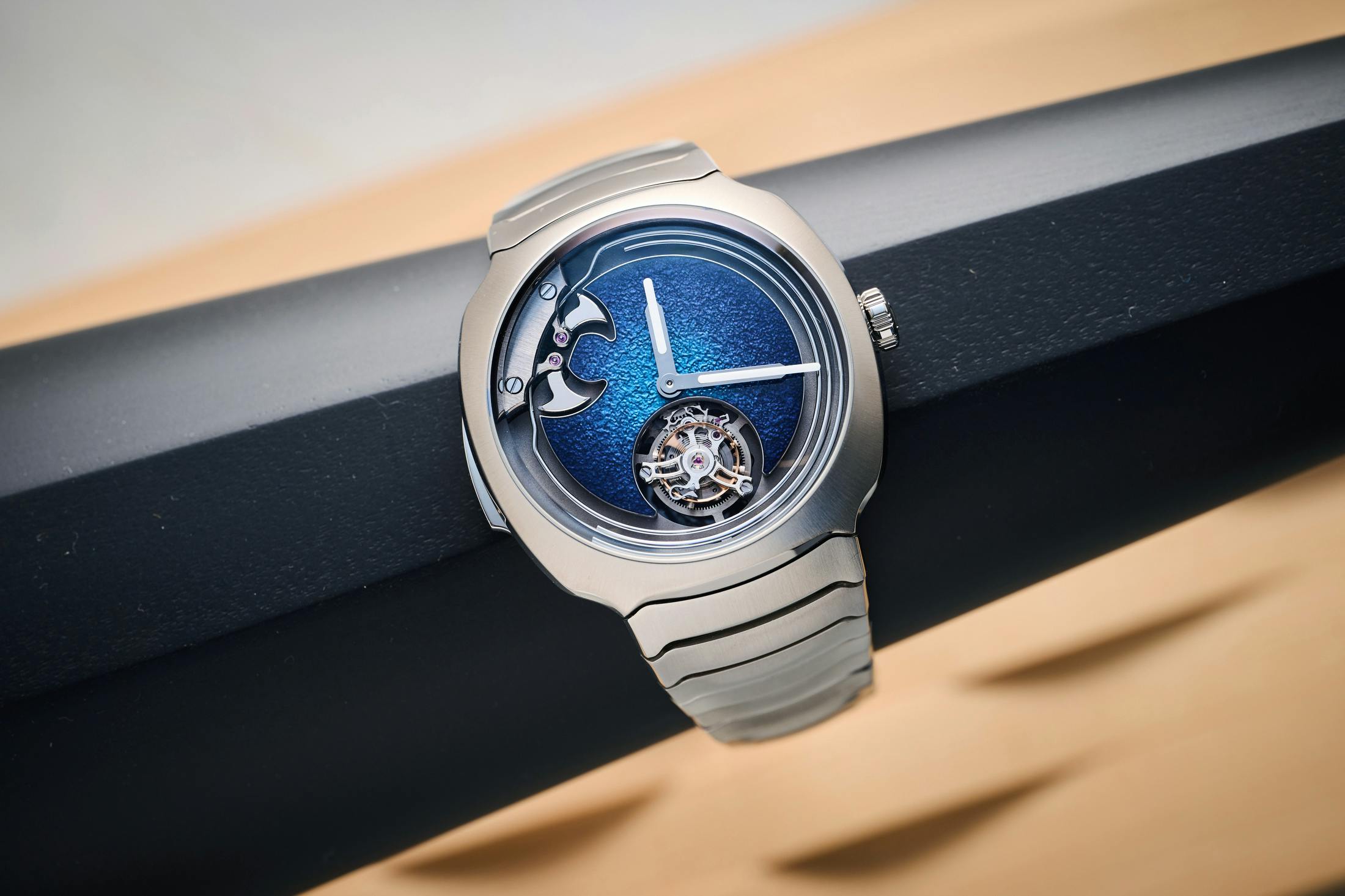 H. Moser & Cie. Streamliner Concept Minute Repeater Tourbillon Blue Enamel