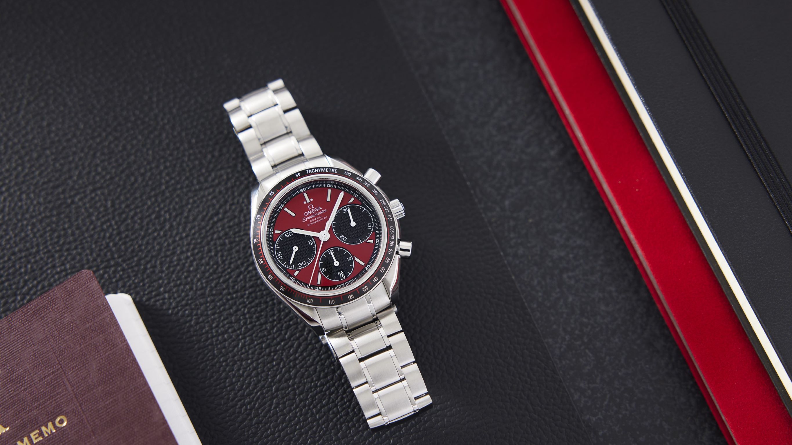 Omega speedmaster racing clearance red