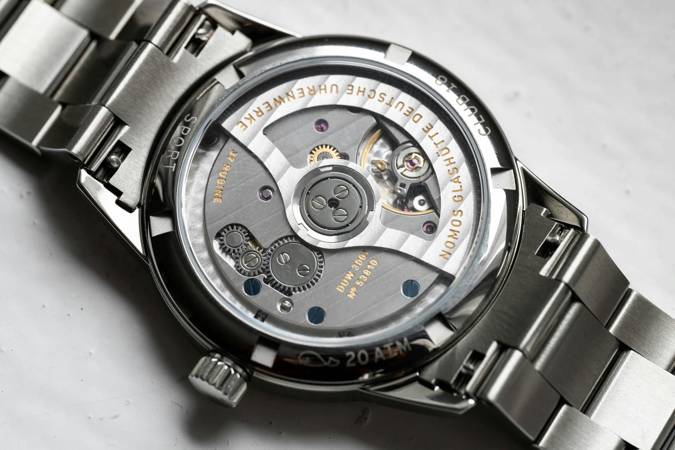 duw 3001 in sapphire caseback