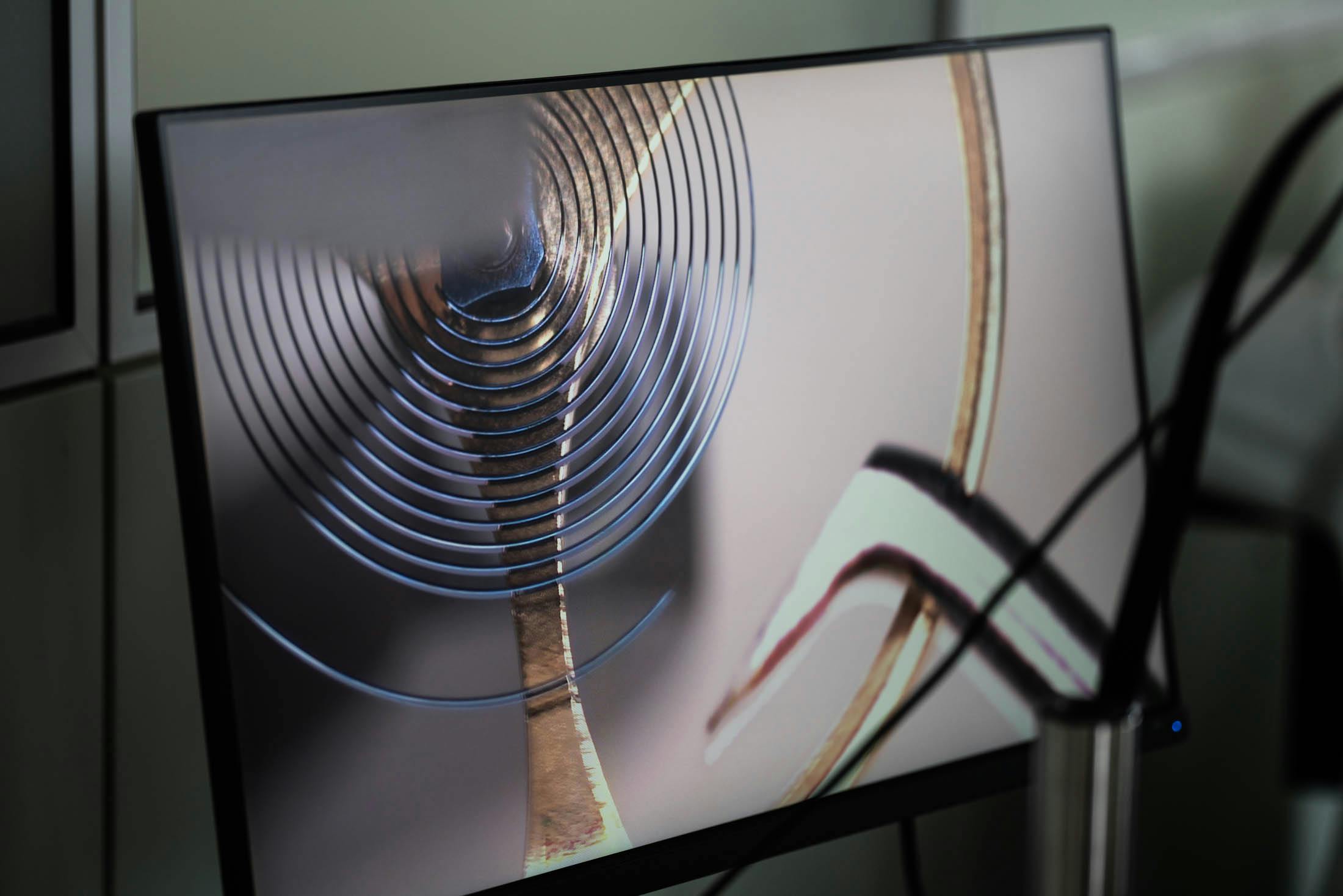 monitor with balance wheel