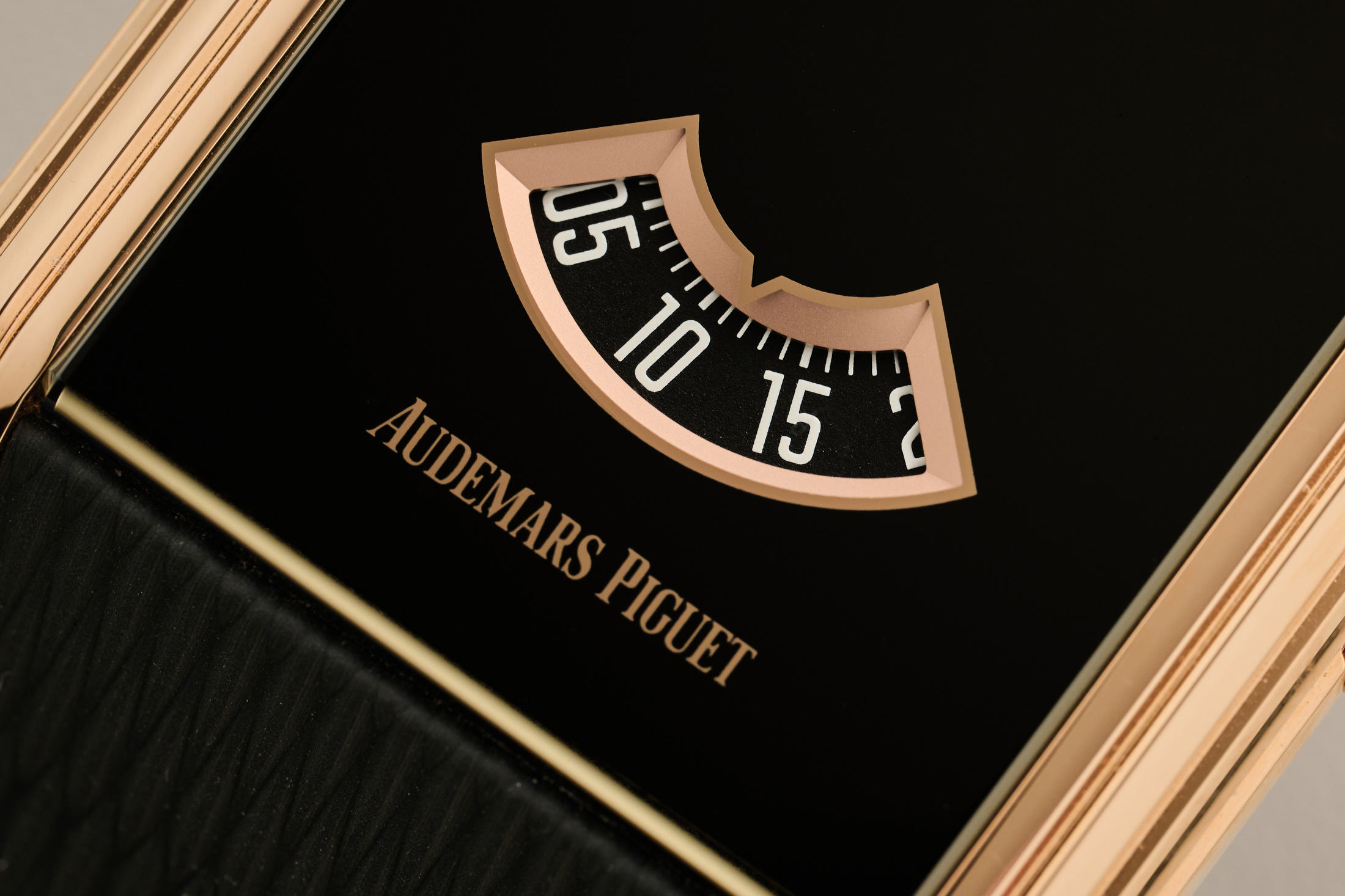 Neo Frame Jumping Hour