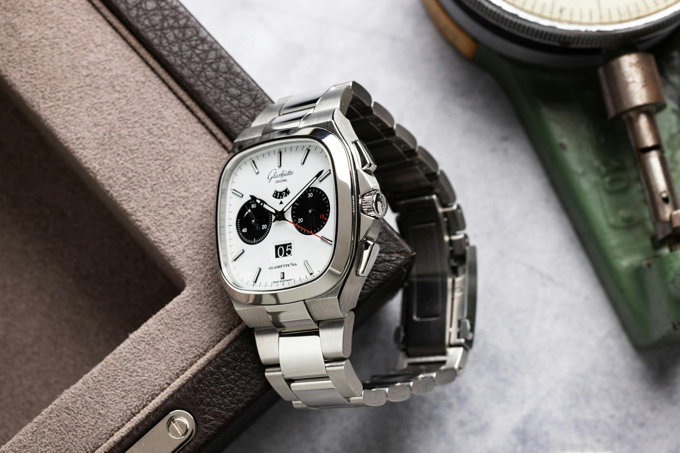 GO Chronograph