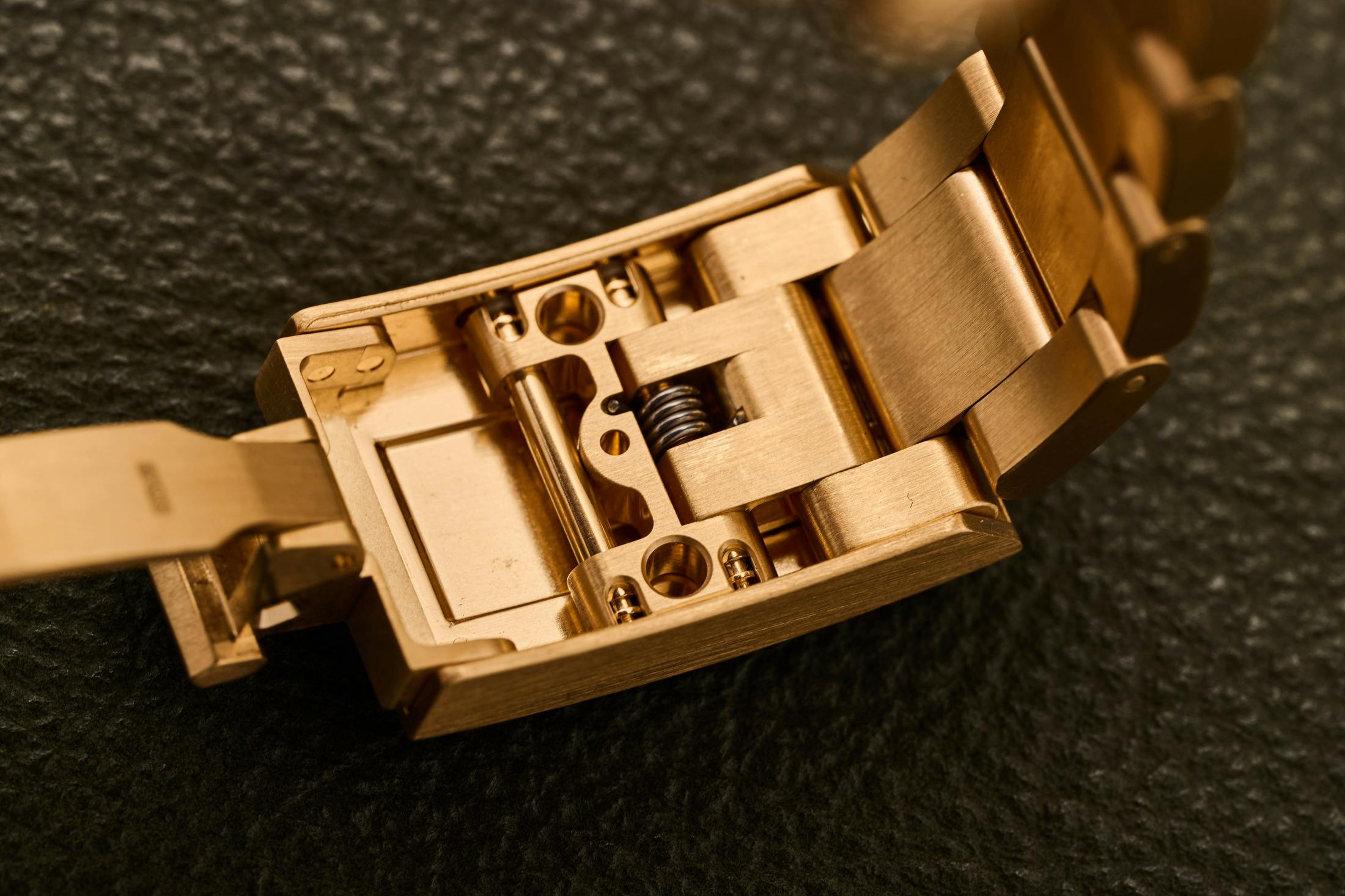 Tudor BB58 gold 