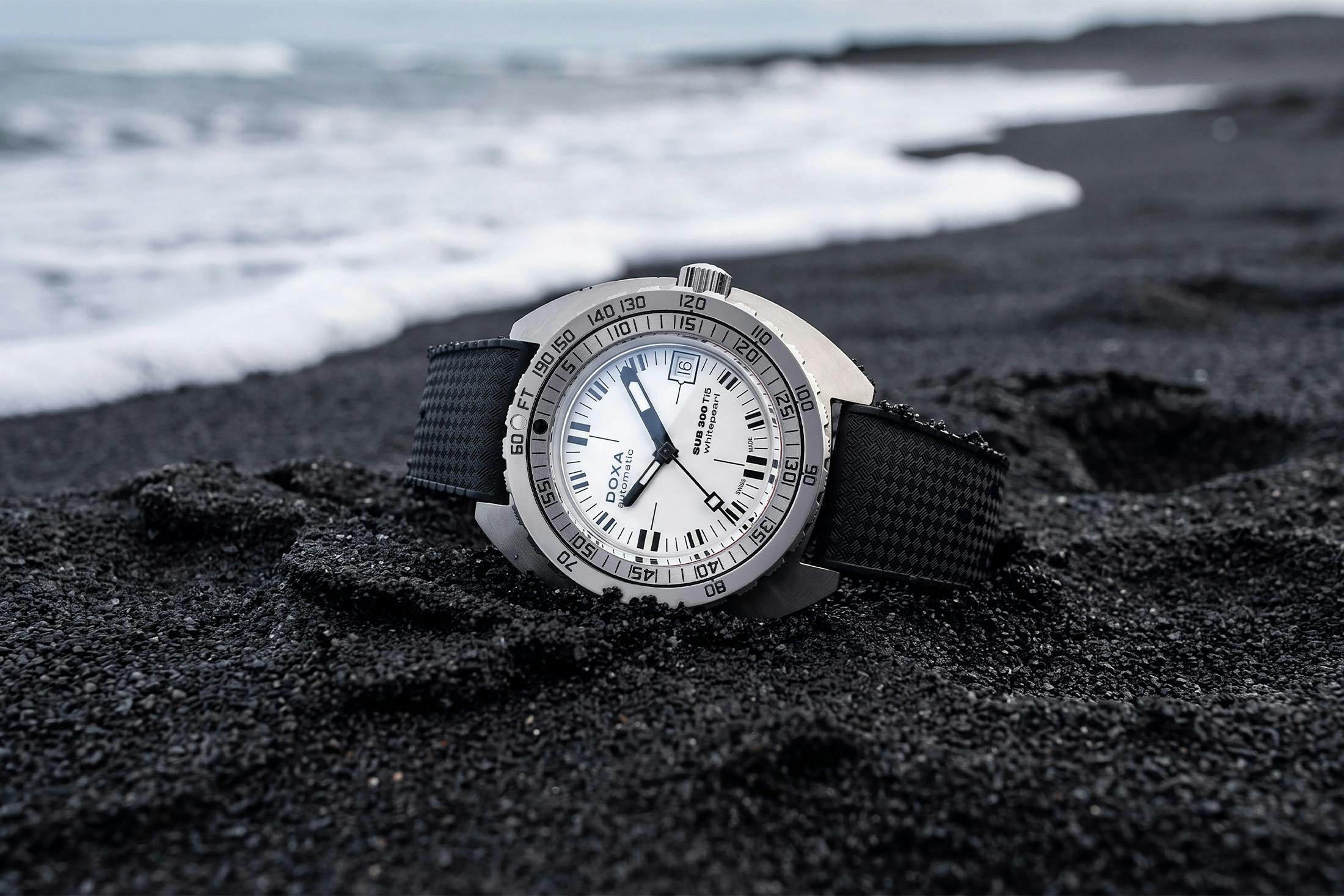 Doxa Sub 300 Ti5 Whitepearl
