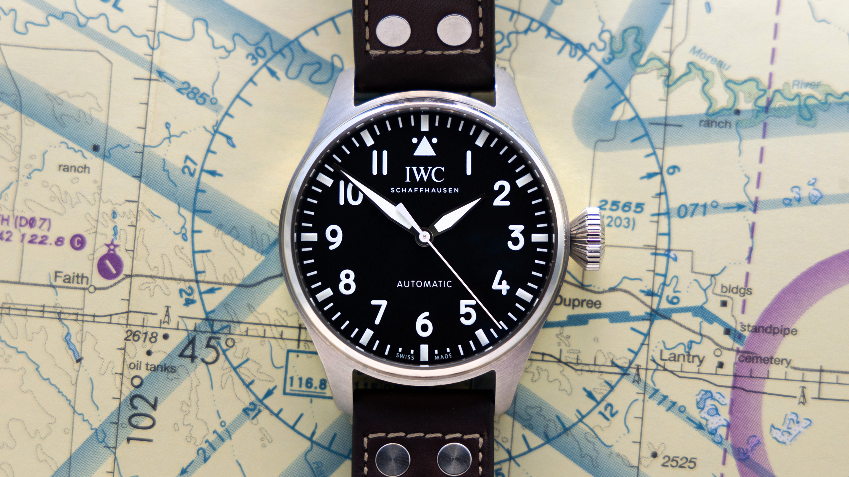 Iwc big outlet pilot small wrist