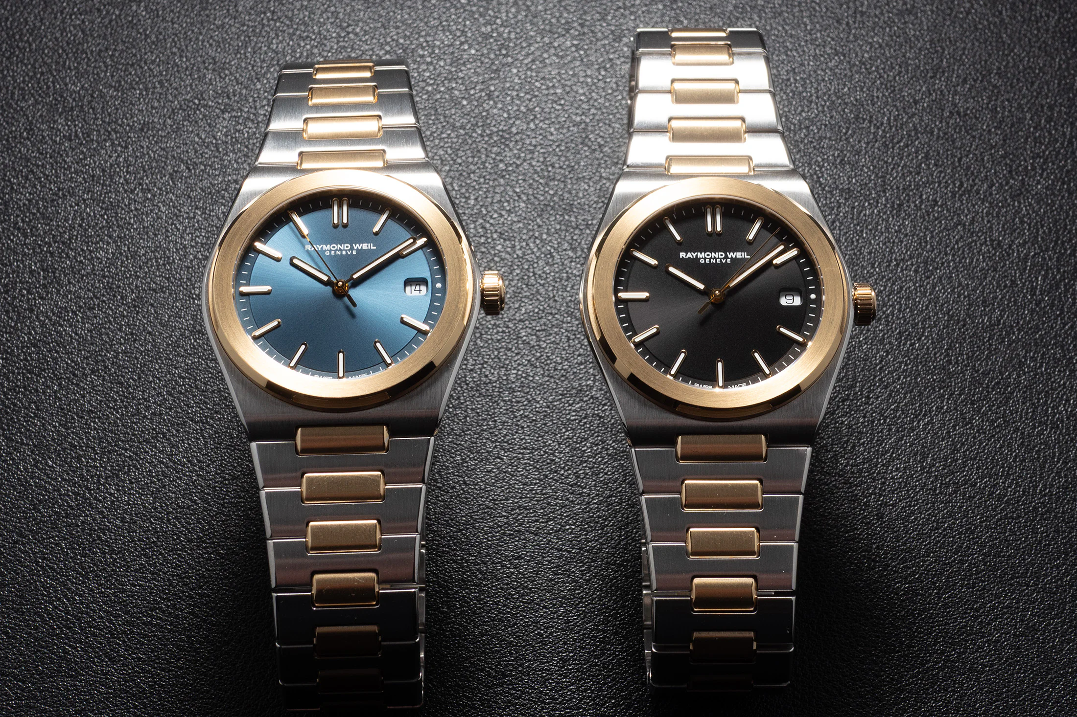 Il existe deux versions bicolores avec une lunette dorée et des bracelets bicolores, disponibles avec des cadrans bleus ou noirs