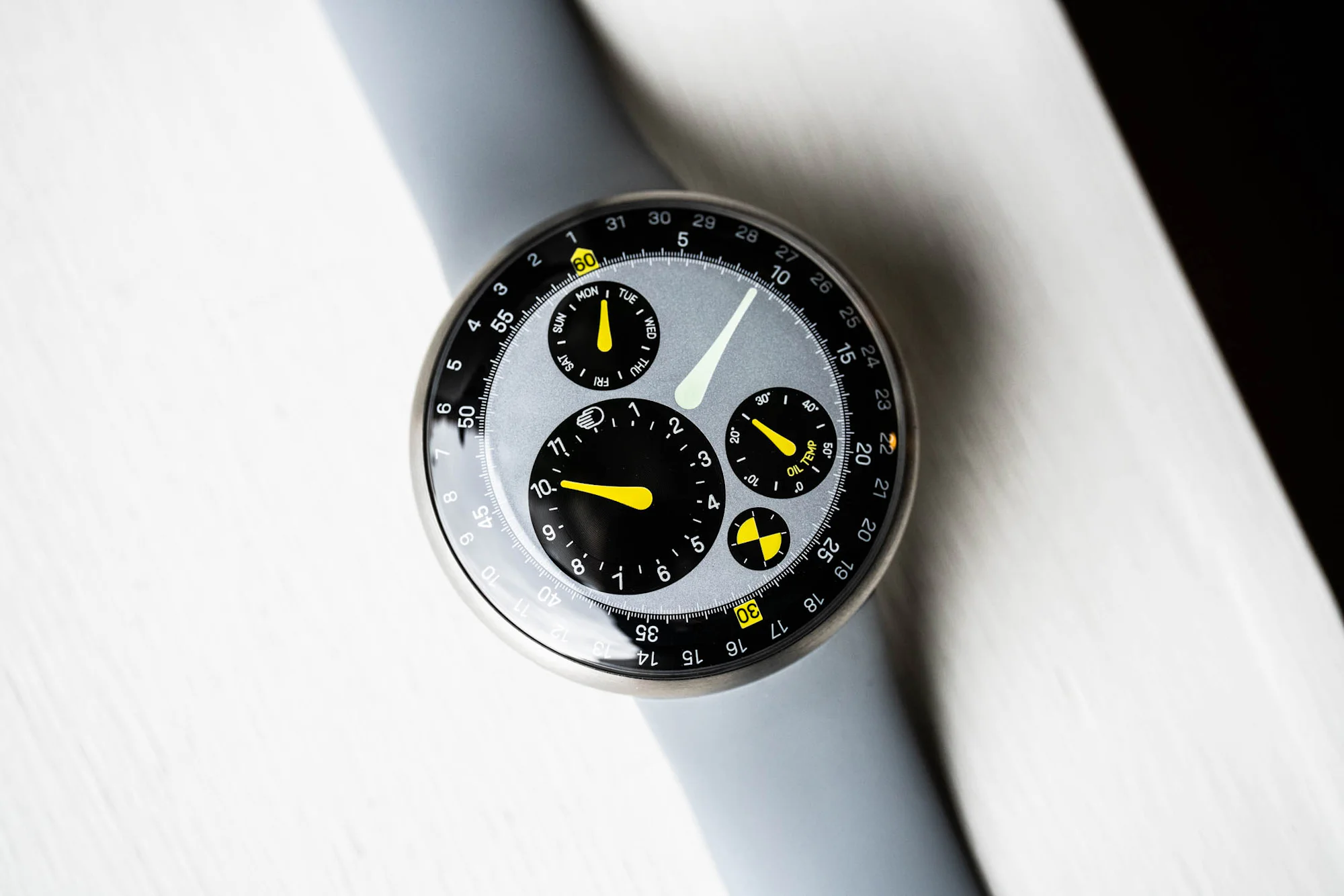 Type 3 MN slanted on windowsill