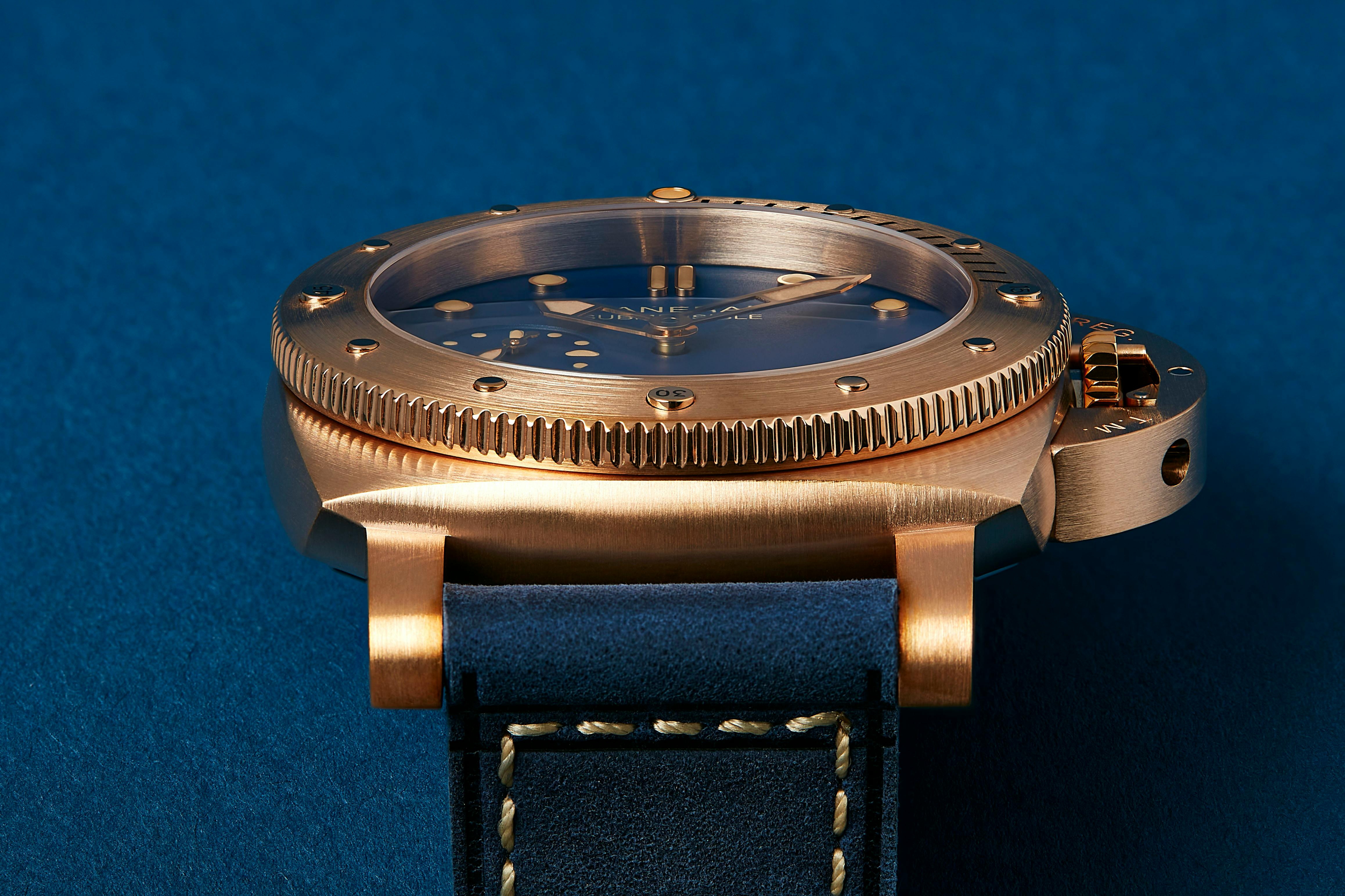 Hands-On: The Panerai Submersible Bronzo Blu Abisso - HODINKEE