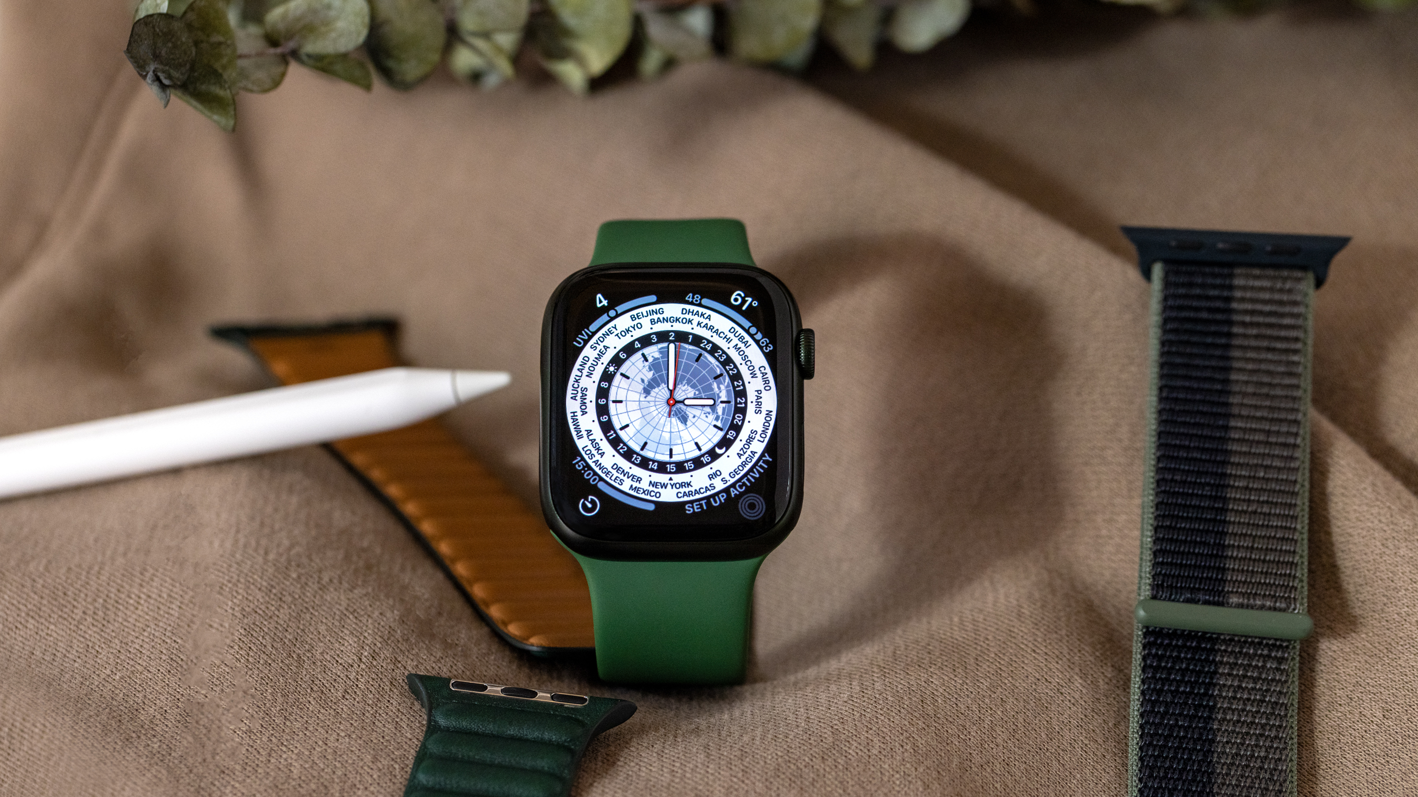 An In-Depth HODINKEE Look At The Apple Watch Series 7