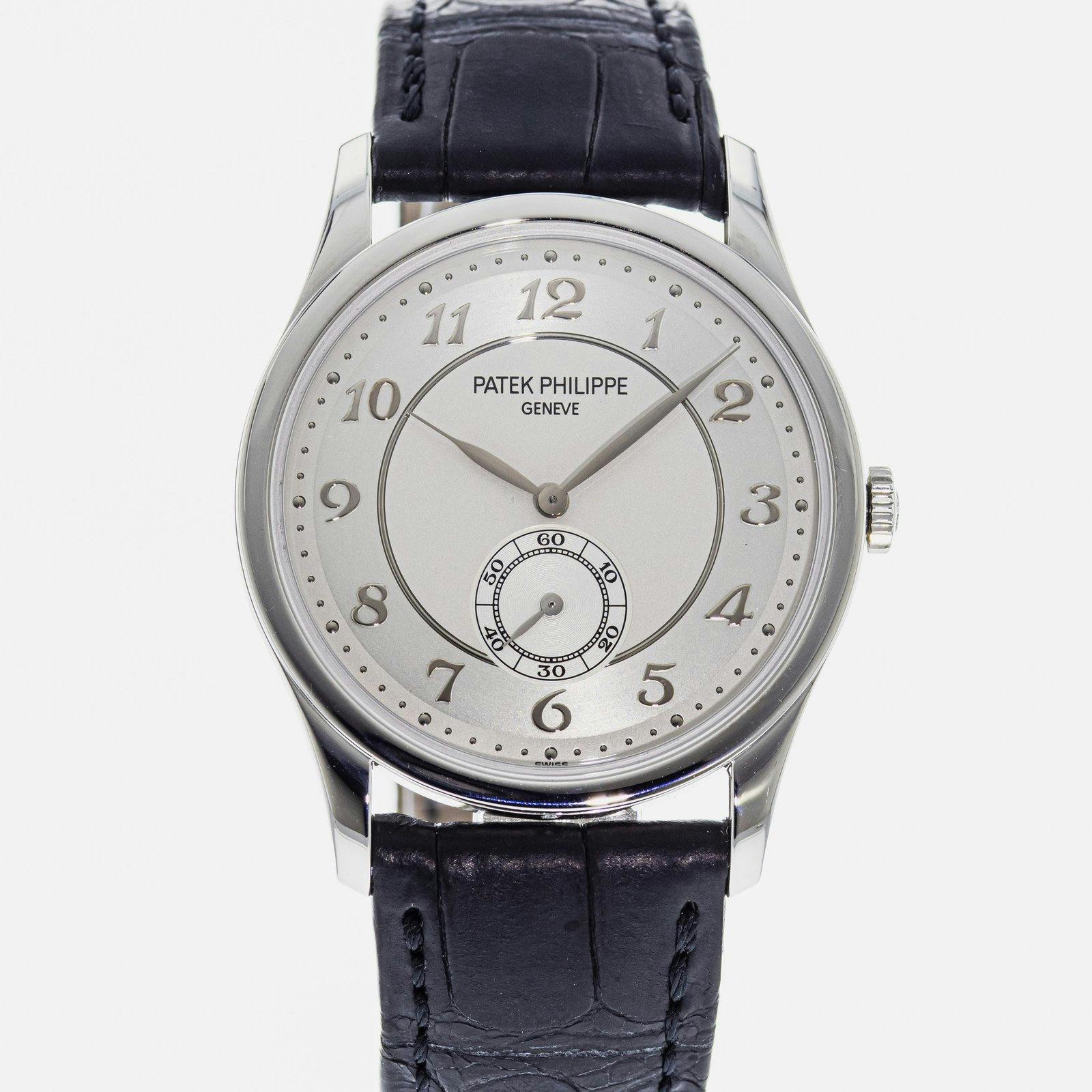 A soldier image of a Patek Calatrava 5196P