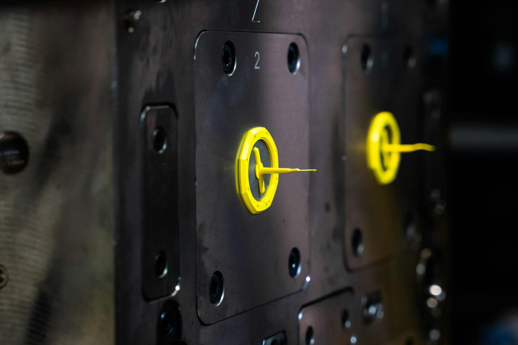 Royal Pop Bezel Injection Mold