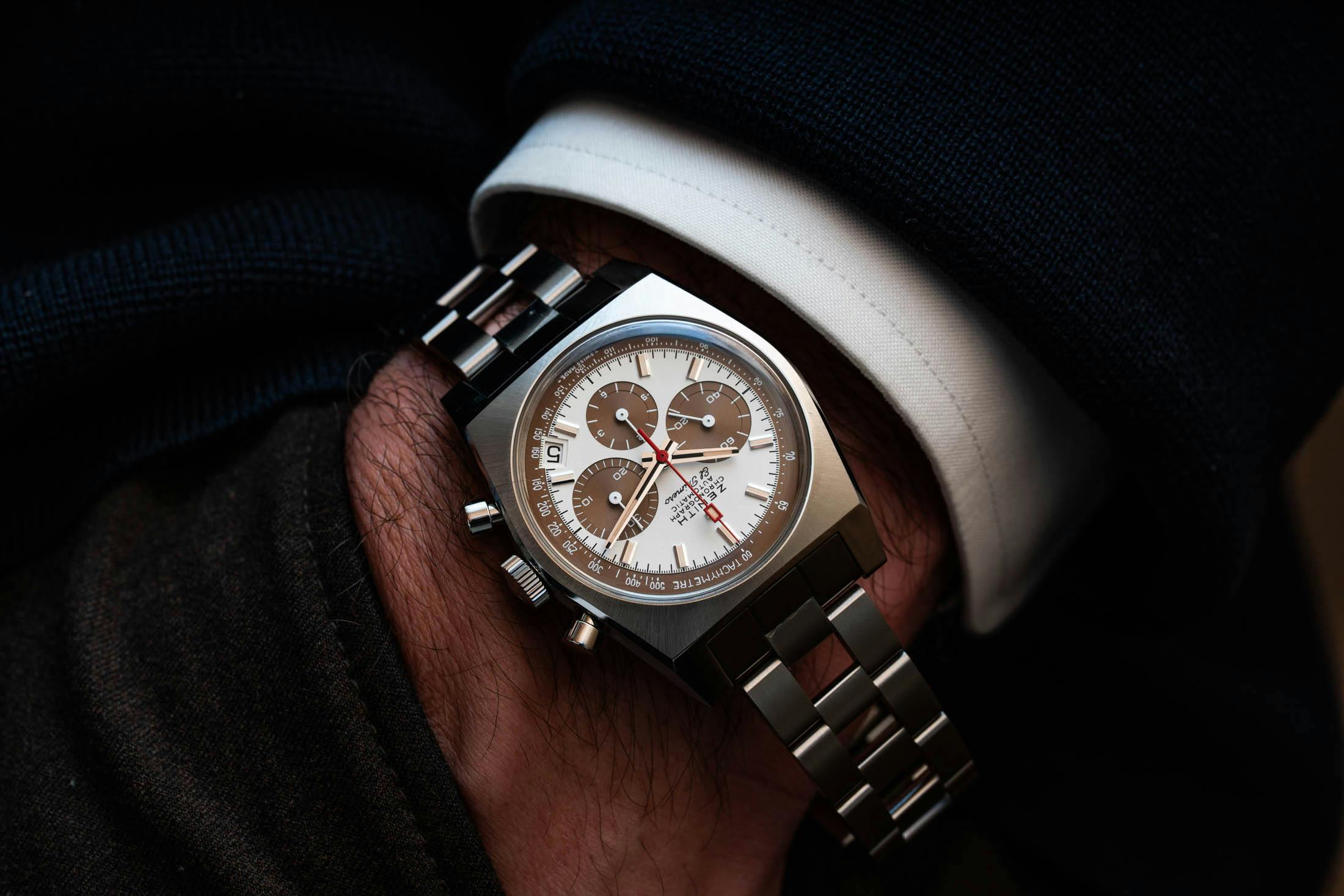 A384 Tropical Wrist Pocket Shot