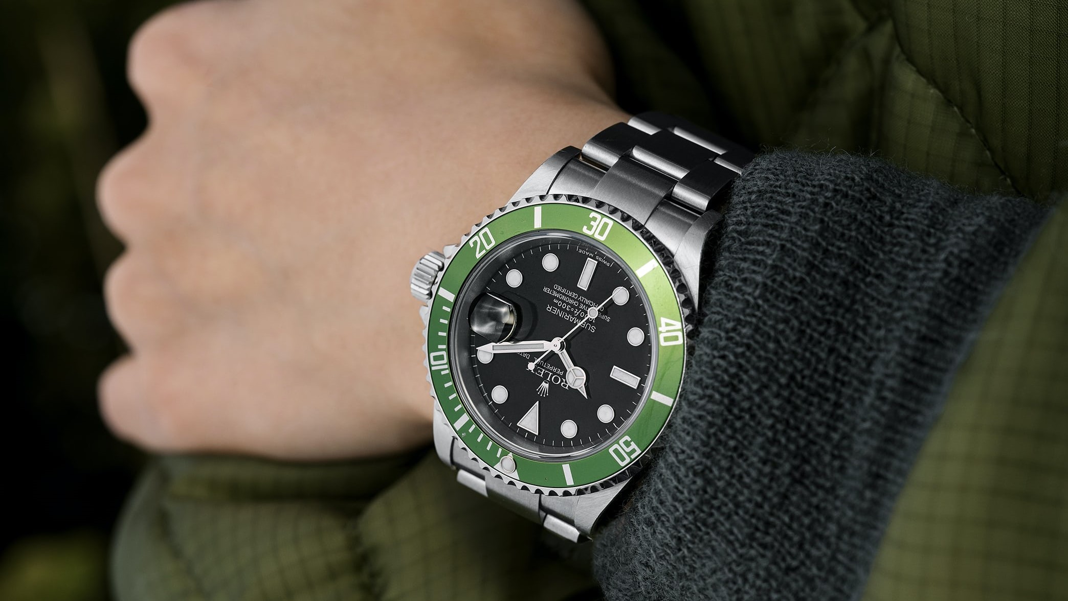 Rolex submariner shop green on wrist